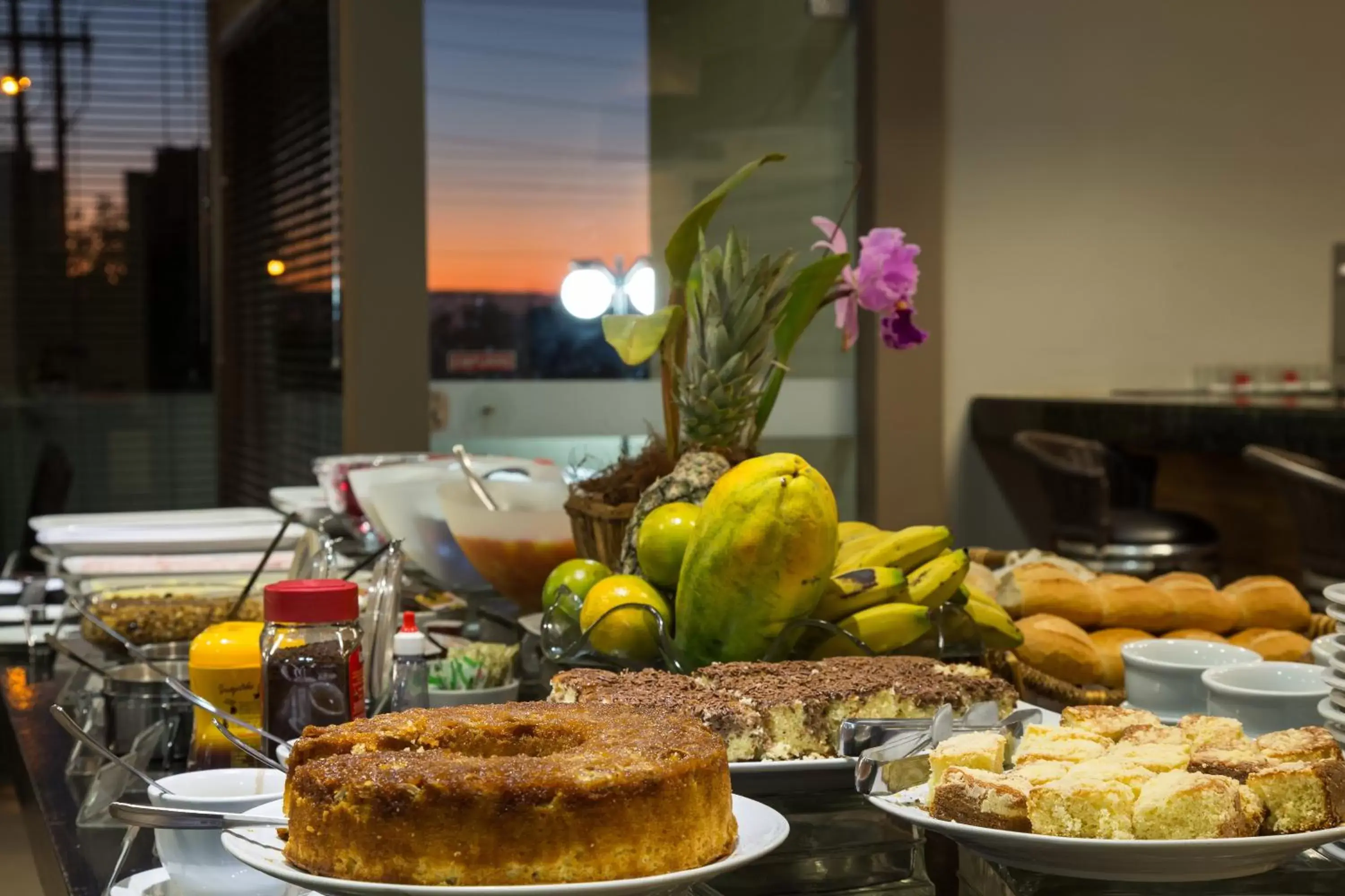 Breakfast in Comfort Suites Londrina