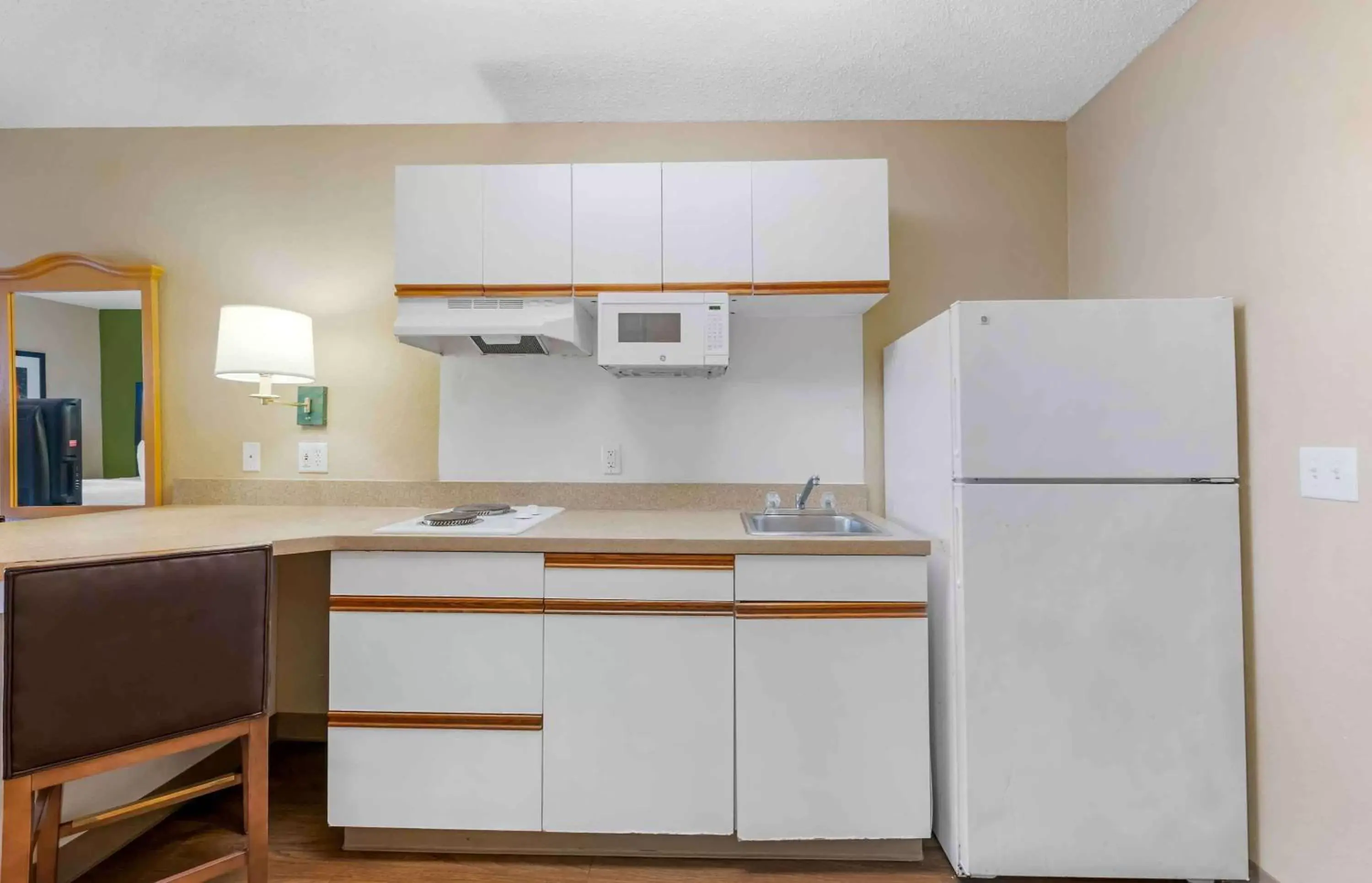 Bedroom, Kitchen/Kitchenette in Extended Stay America Suites - Orlando - Southpark - Equity Row