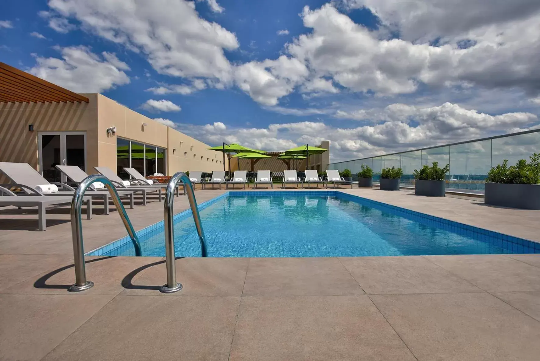 Swimming Pool in Galeria Plaza Irapuato