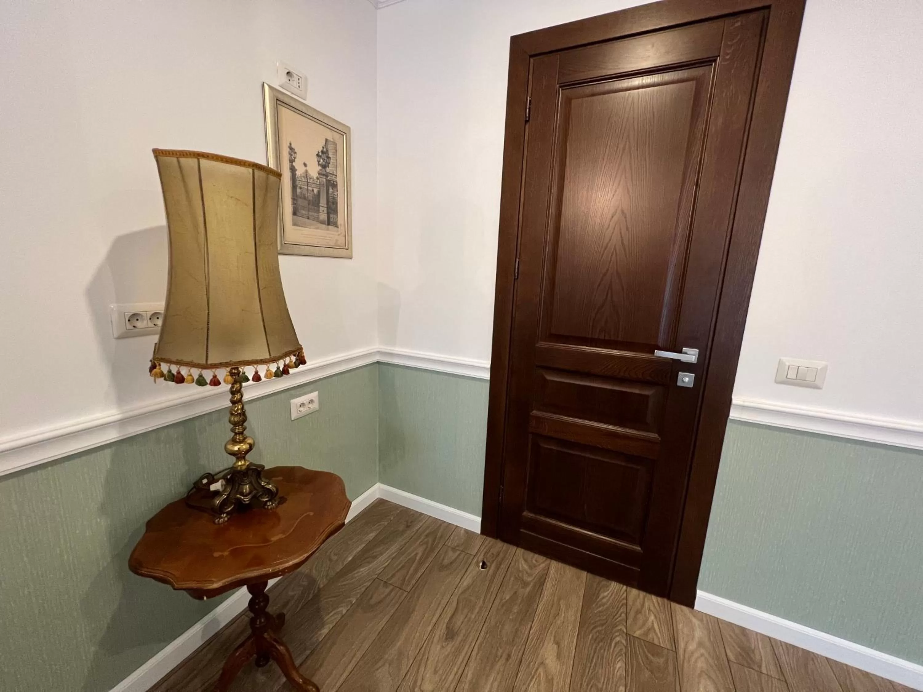 Photo of the whole room in Hotel Boutique Cathedral Plaza Residences room for rent downtown