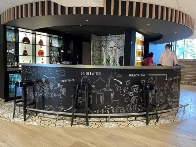 Lounge or bar in Ibis Styles Cognac