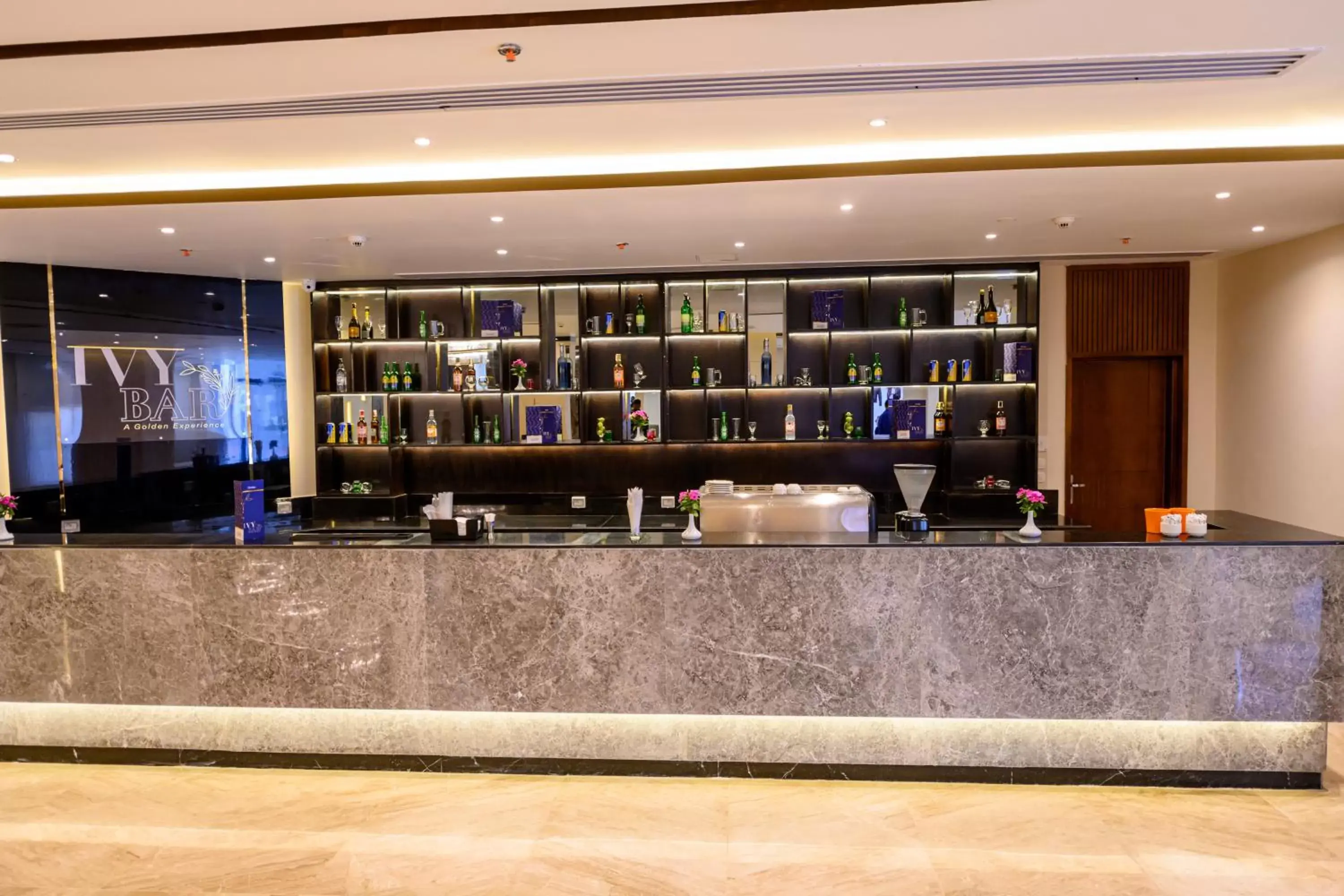Lounge or bar, Lobby/Reception in Golden Beach Resort