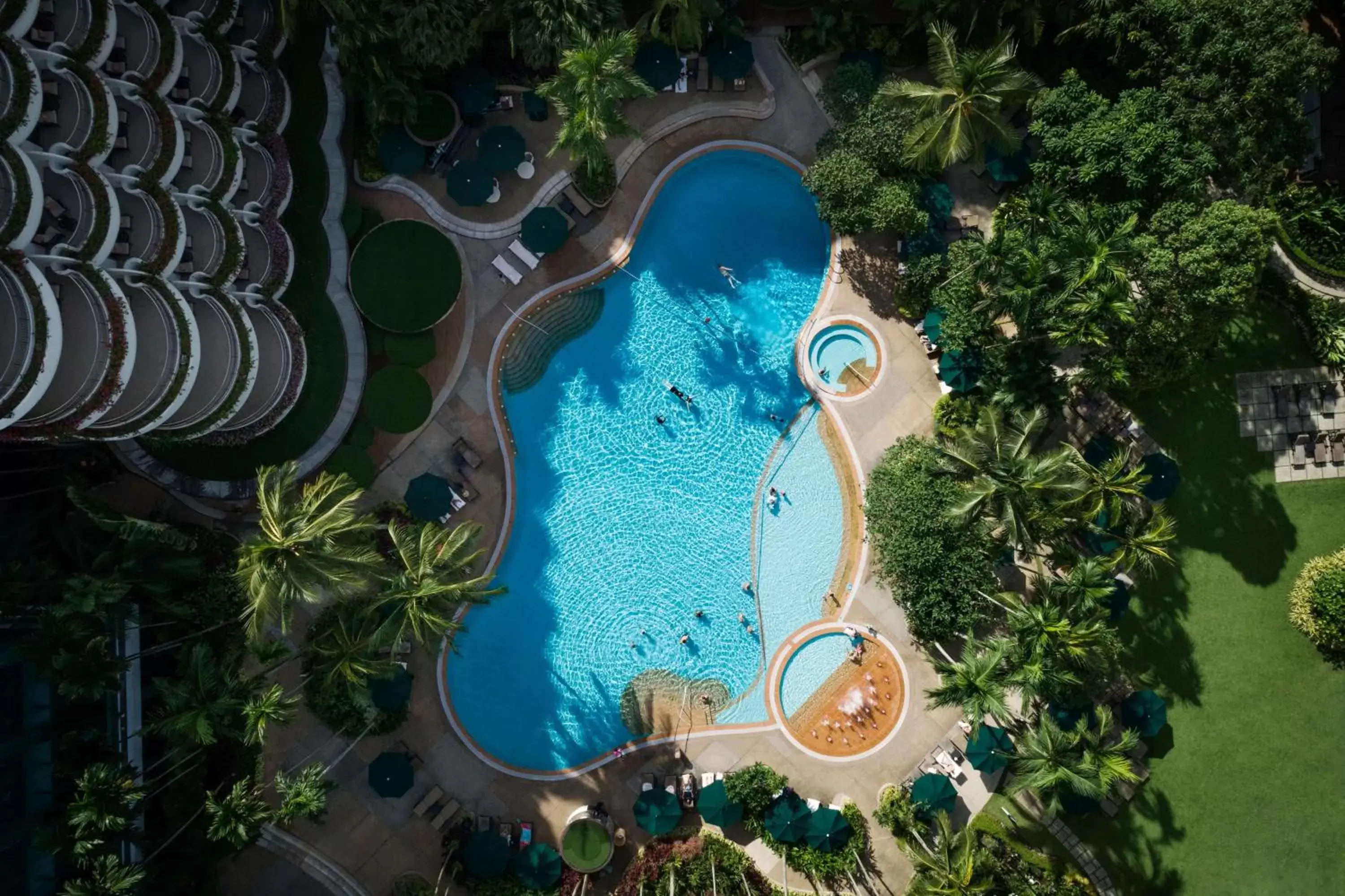 Property building, Pool View in Shangri-La Singapore