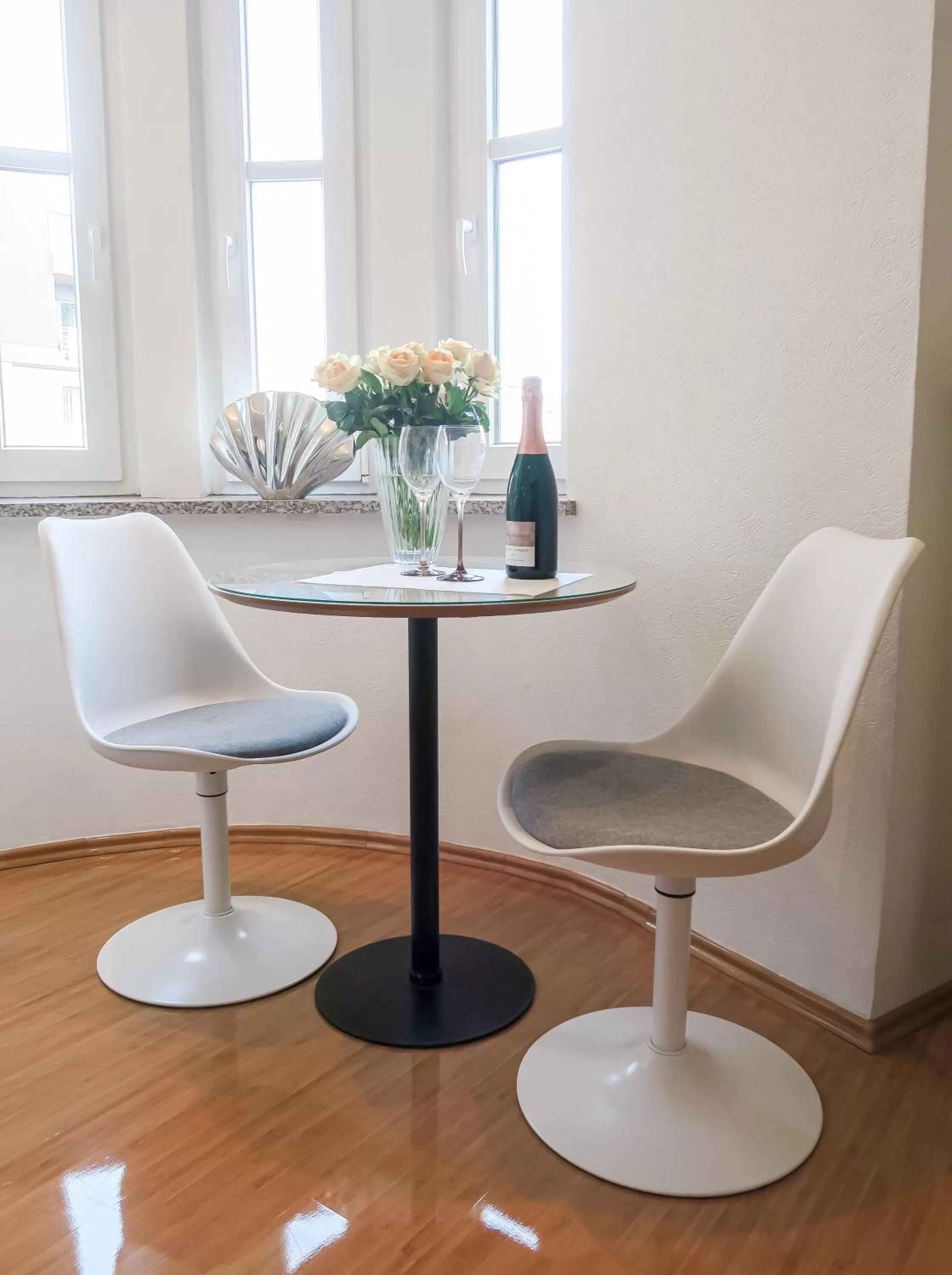 Dining area in Hotel Service Apartments am Prinzenplatz - Superior