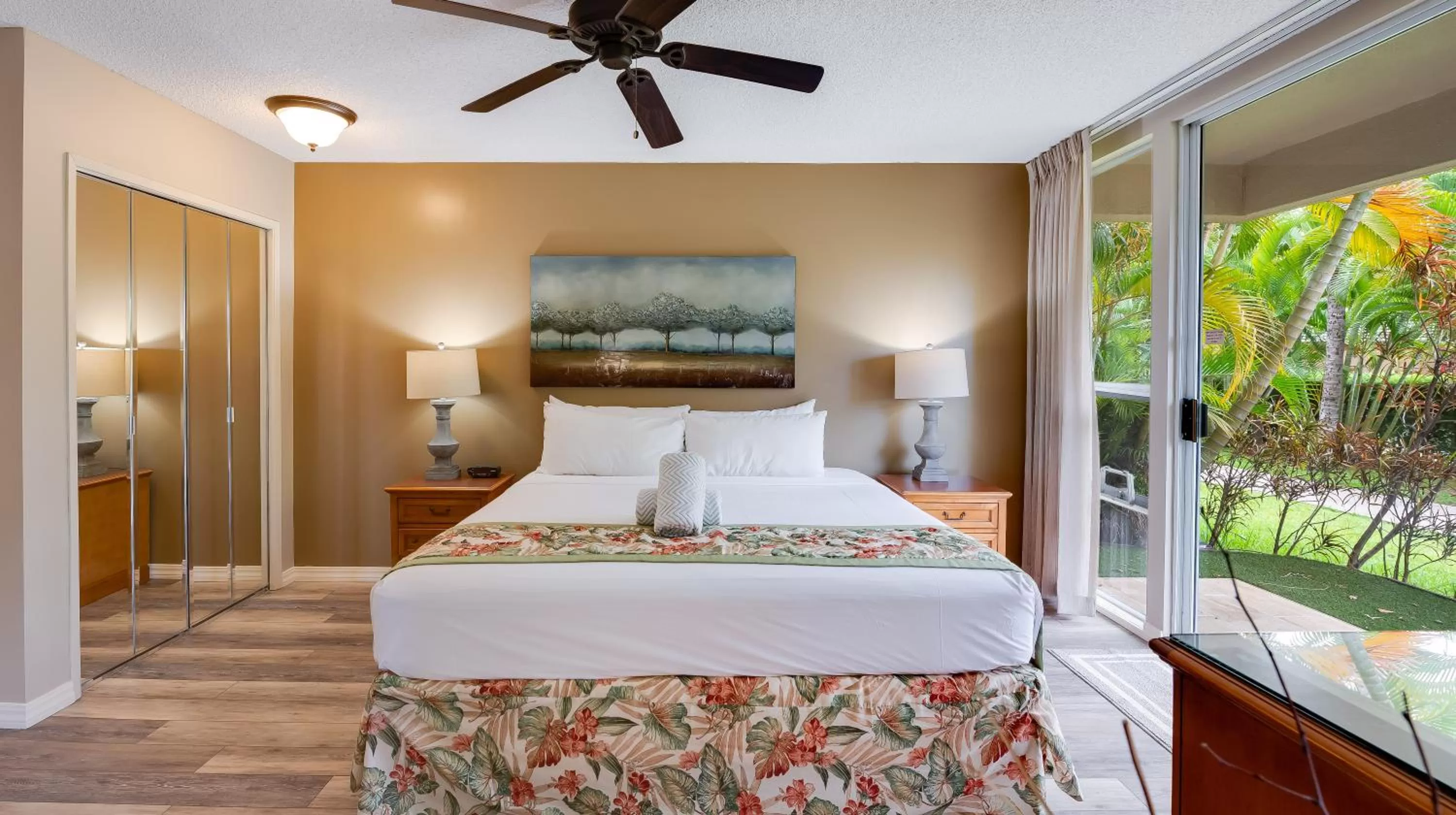 Bedroom, Bed in Castle At Maui Banyan