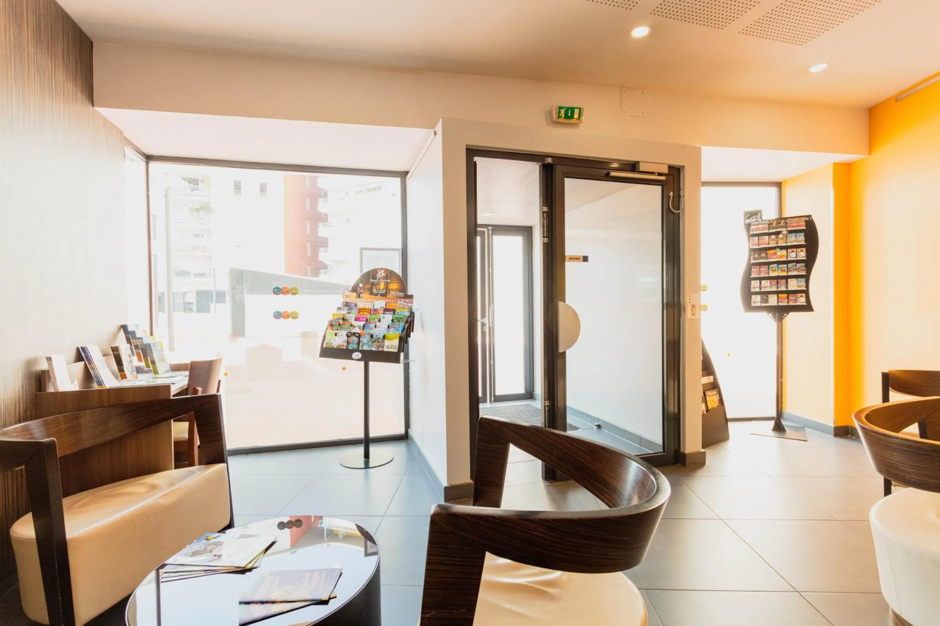 Lobby or reception in Appart-Hôtel Mer & Golf City Perpignan Centre