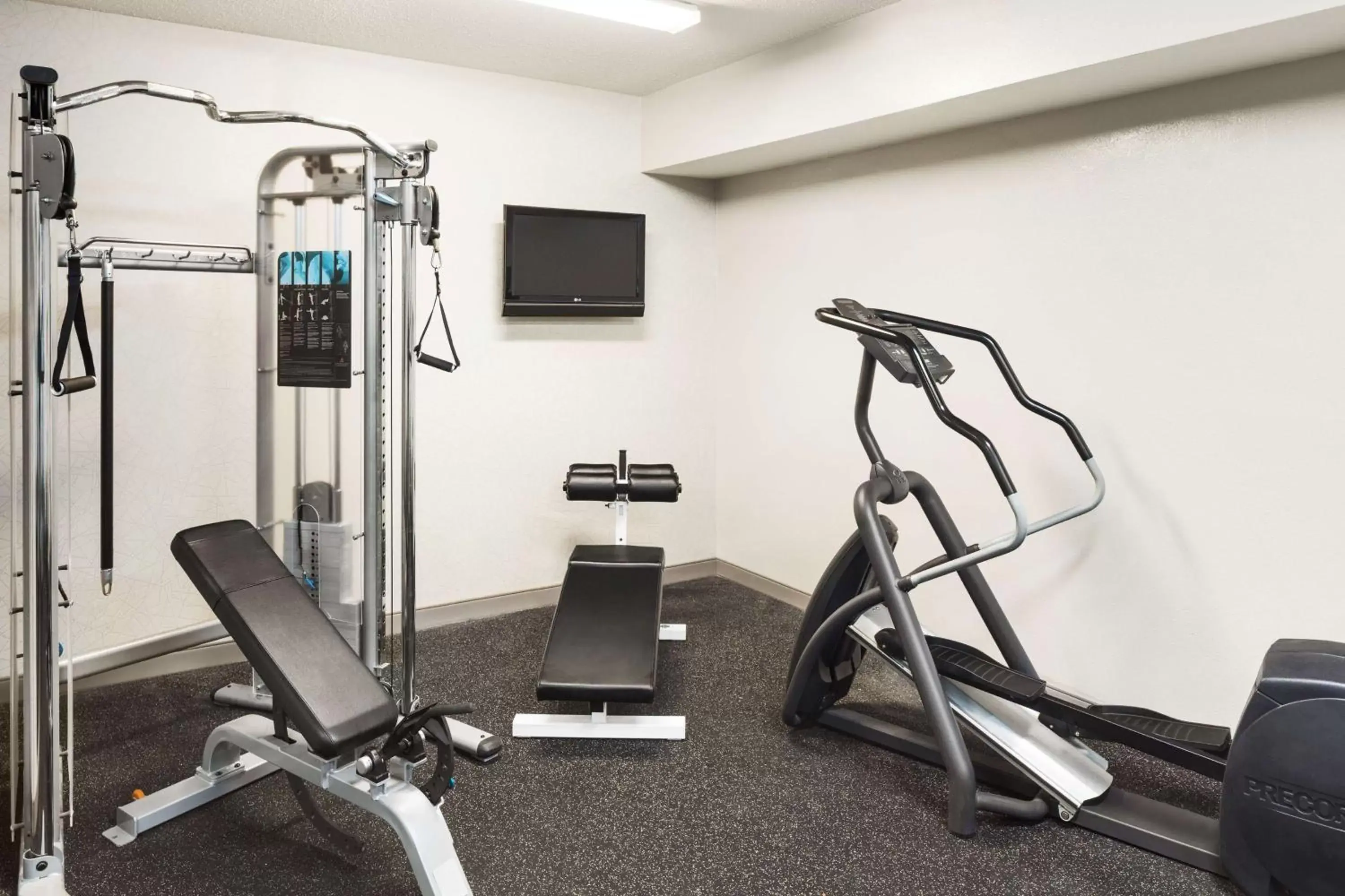 Activities, Fitness Center/Facilities in Country Inn & Suites by Radisson, Columbus Airport, OH