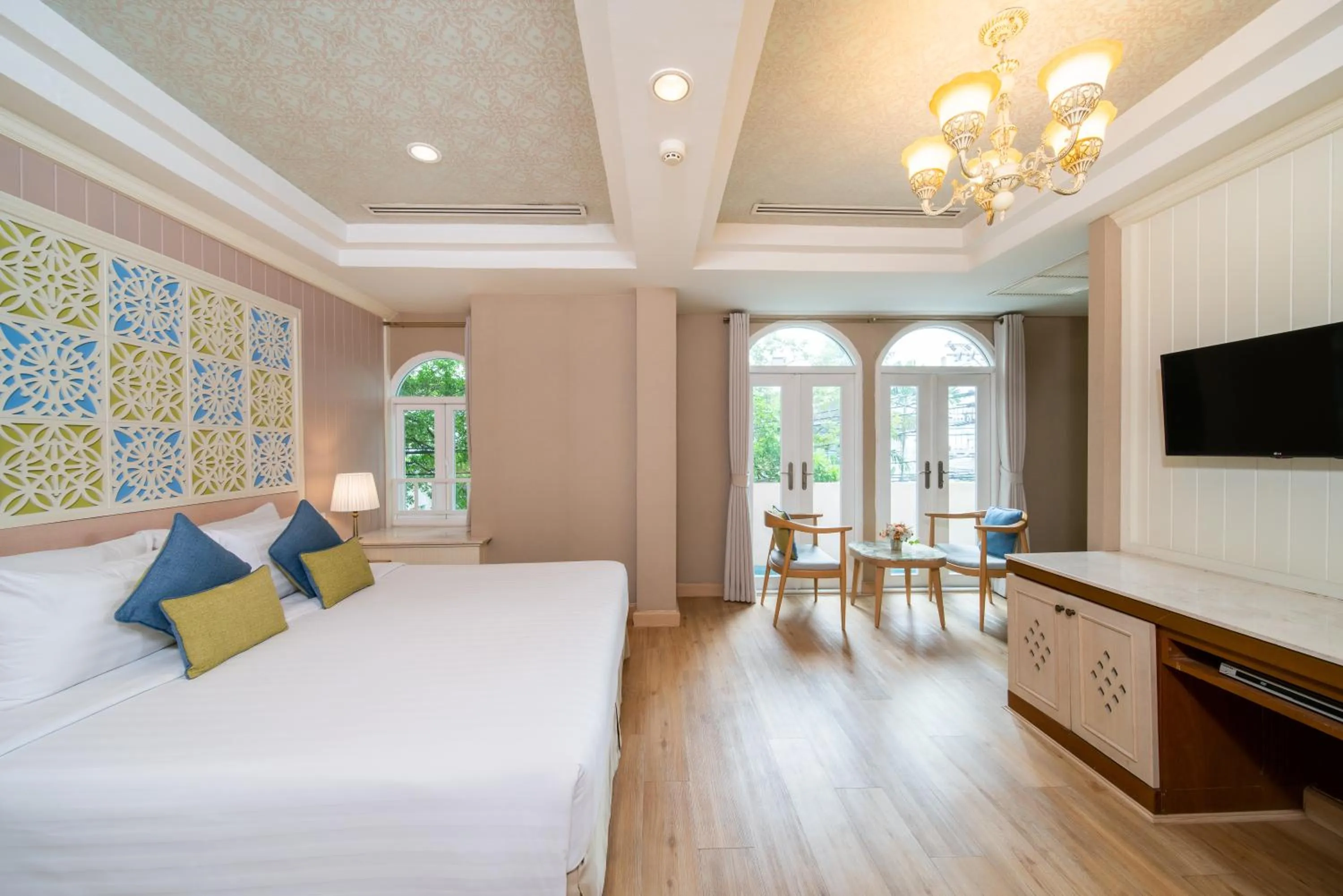 View (from property/room), Bed in La Petite Salil Sukhumvit 8