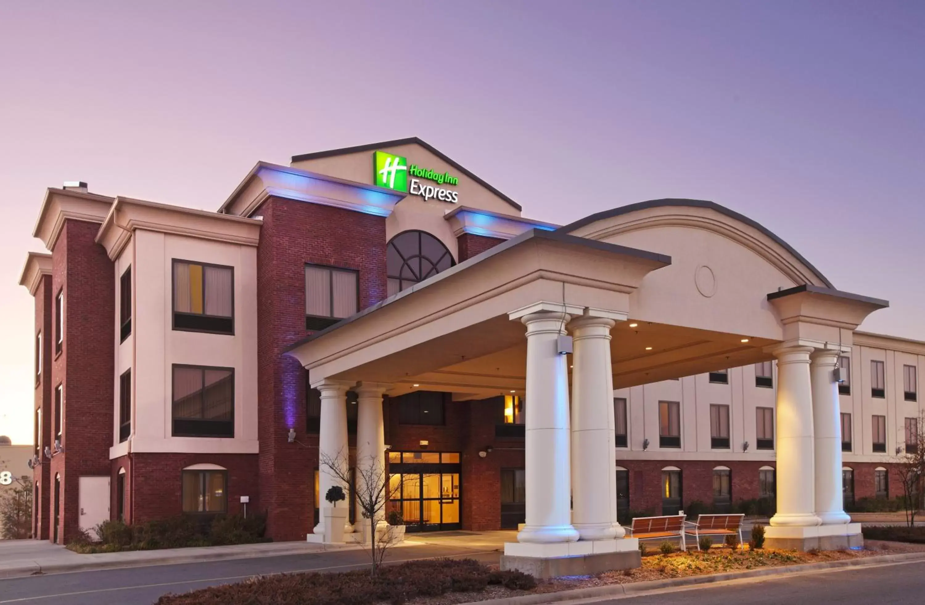 Property building in Holiday Inn Express & Suites Pine Bluff/Pines Mall, an IHG Hotel