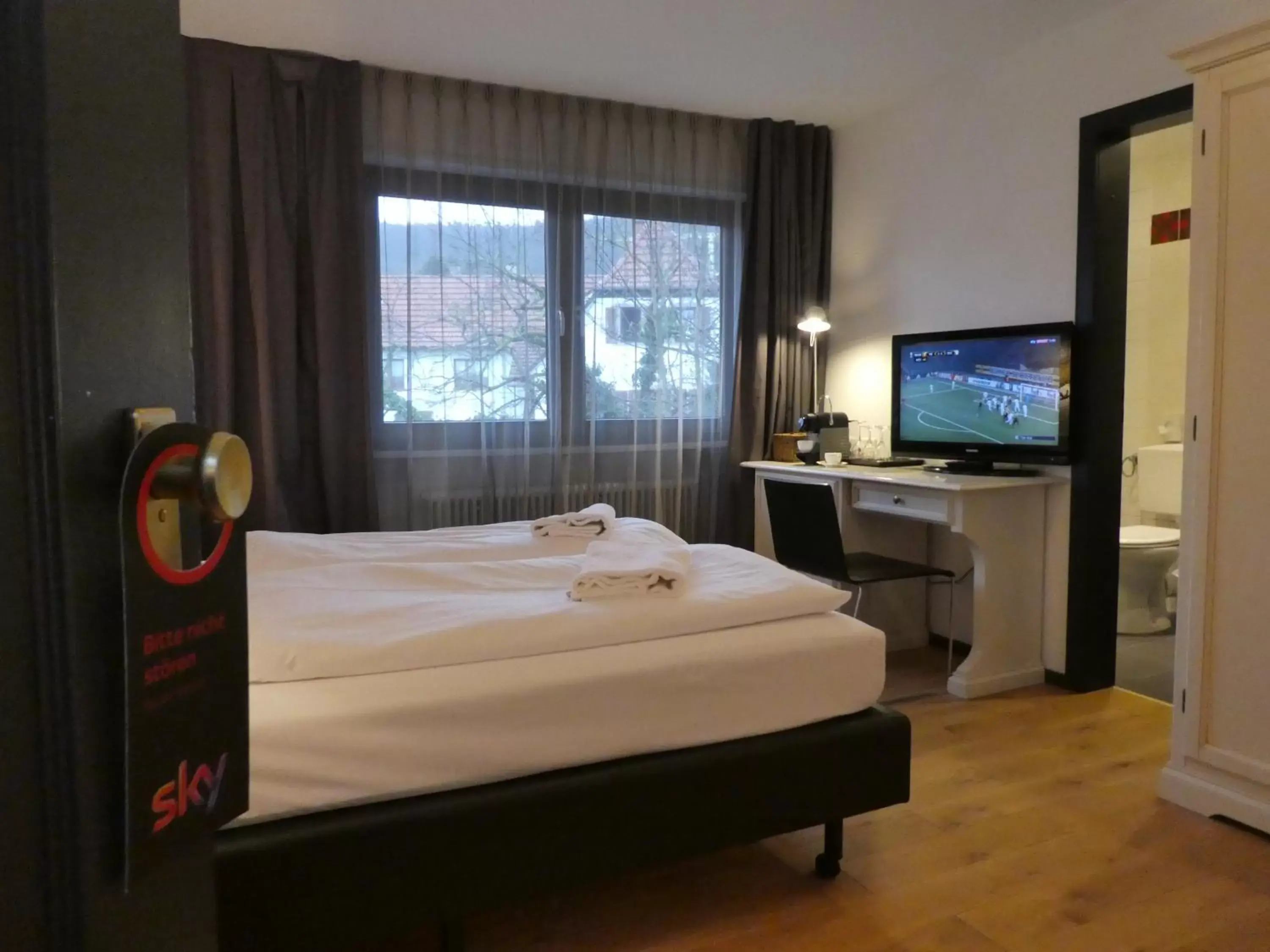 Photo of the whole room, TV/Entertainment Center in Hotel Restaurant Felderbock