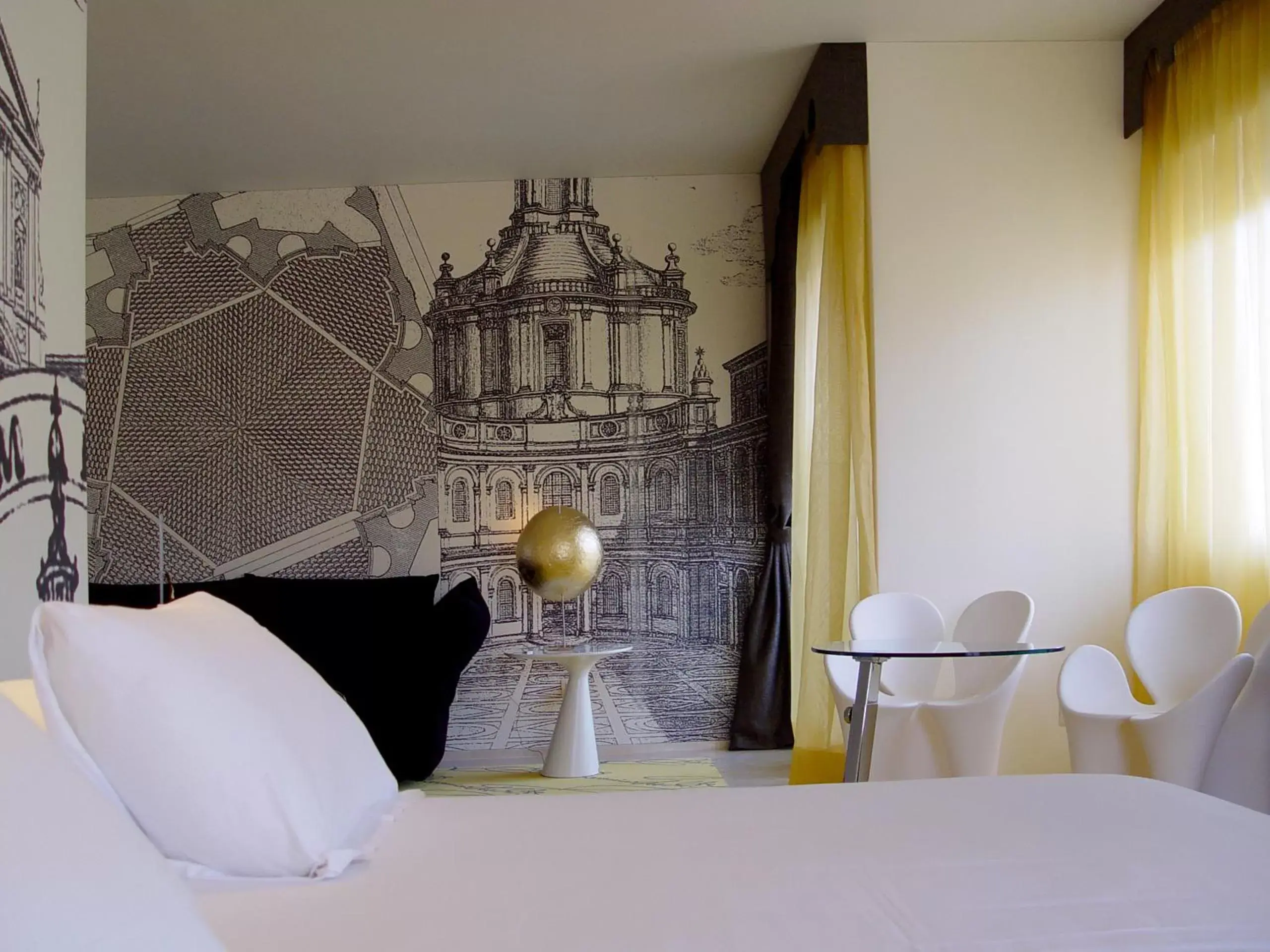 Bed in Hotel Ripa Roma
