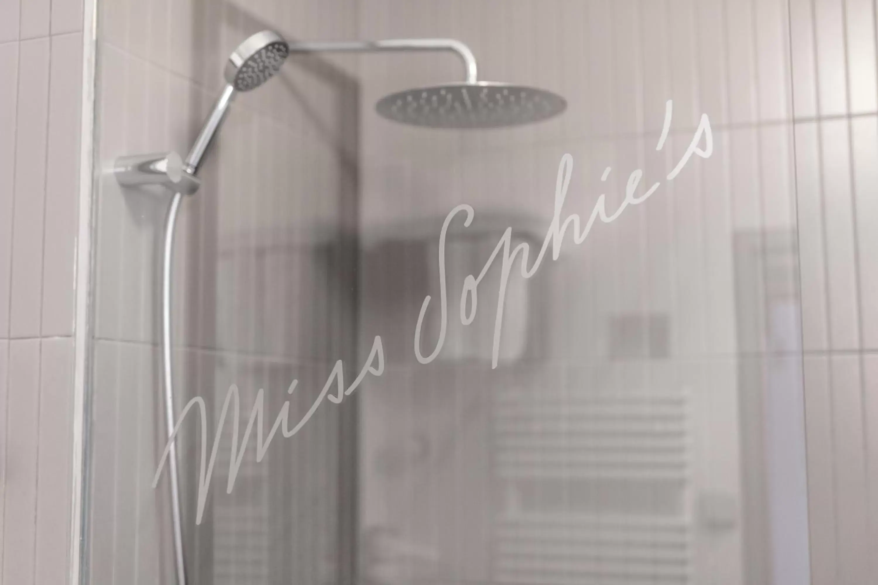 Shower, Bathroom in Miss Sophie's New Town & Wellness