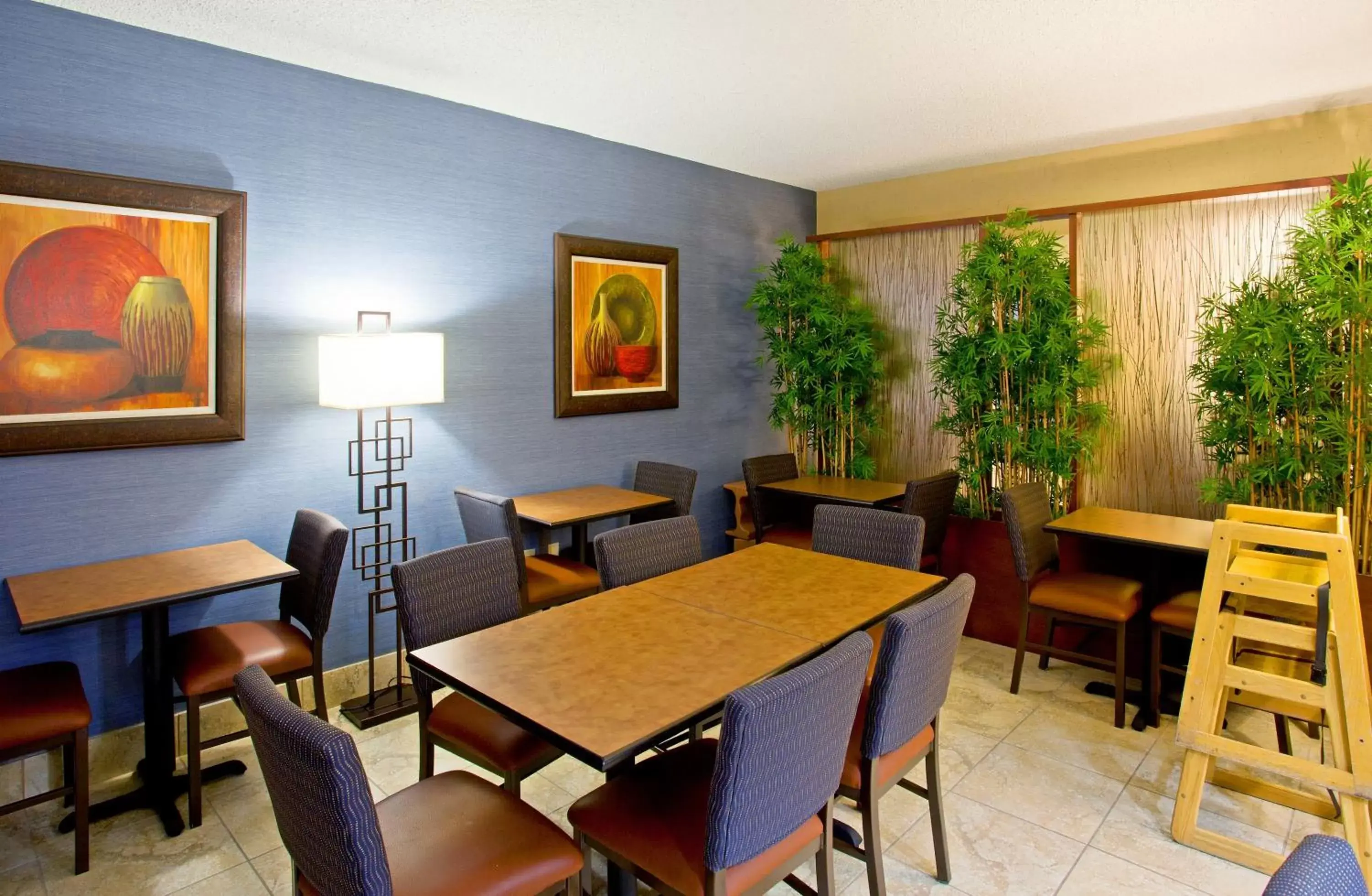 Restaurant/Places to Eat in Holiday Inn Express Scottsdale North, an IHG Hotel