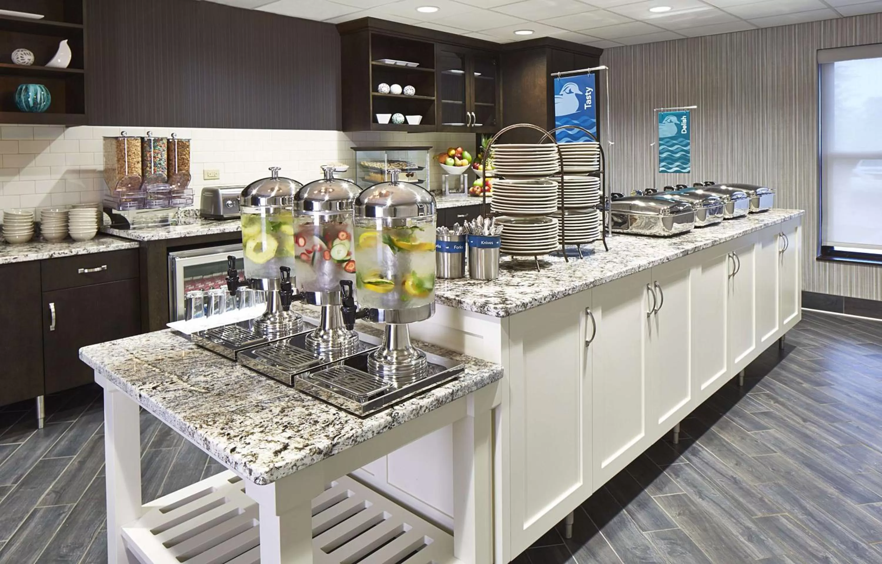 Breakfast in Homewood Suites by Hilton Chicago-Lincolnshire