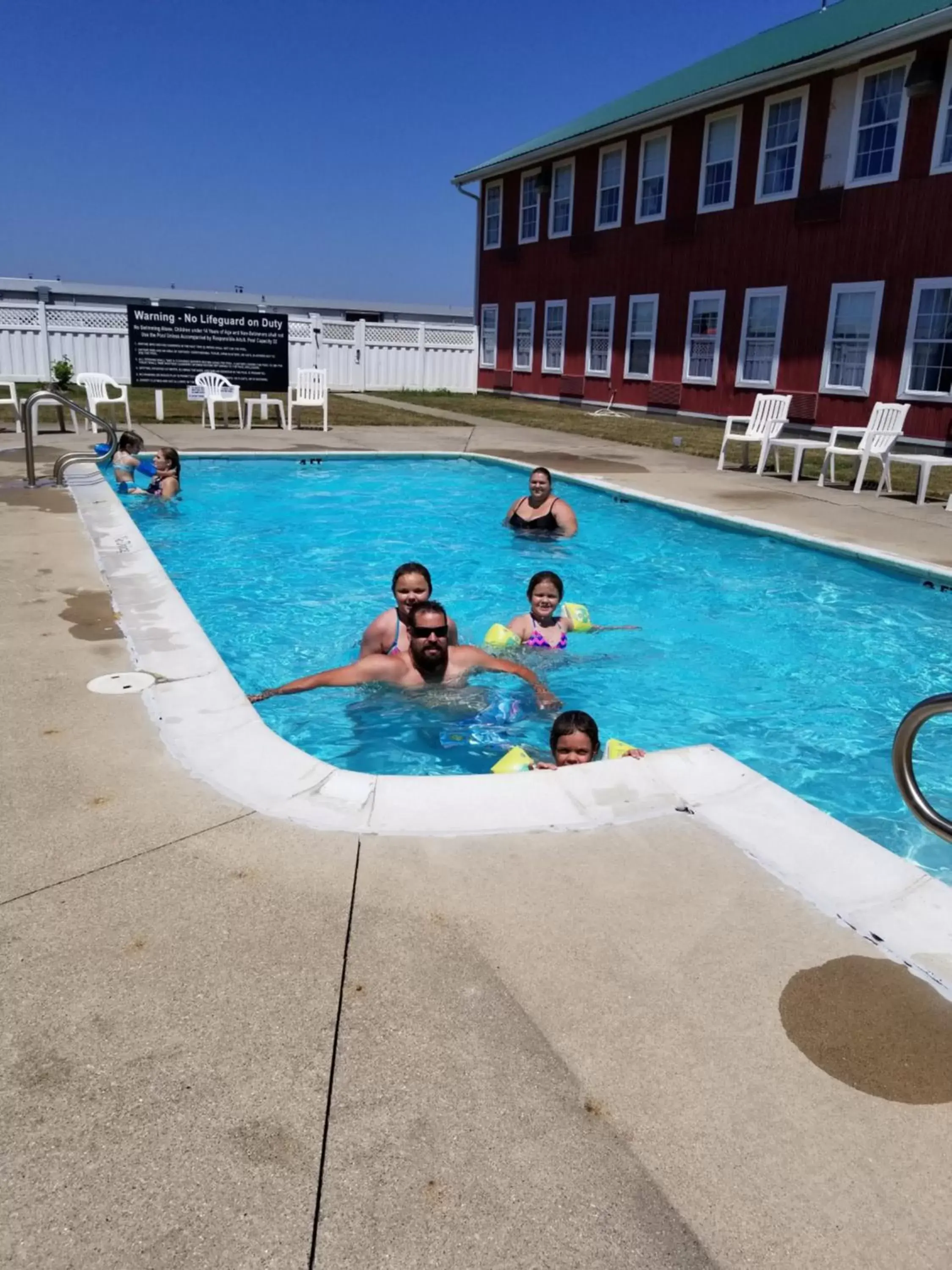 , Swimming Pool in CountrySide Inn