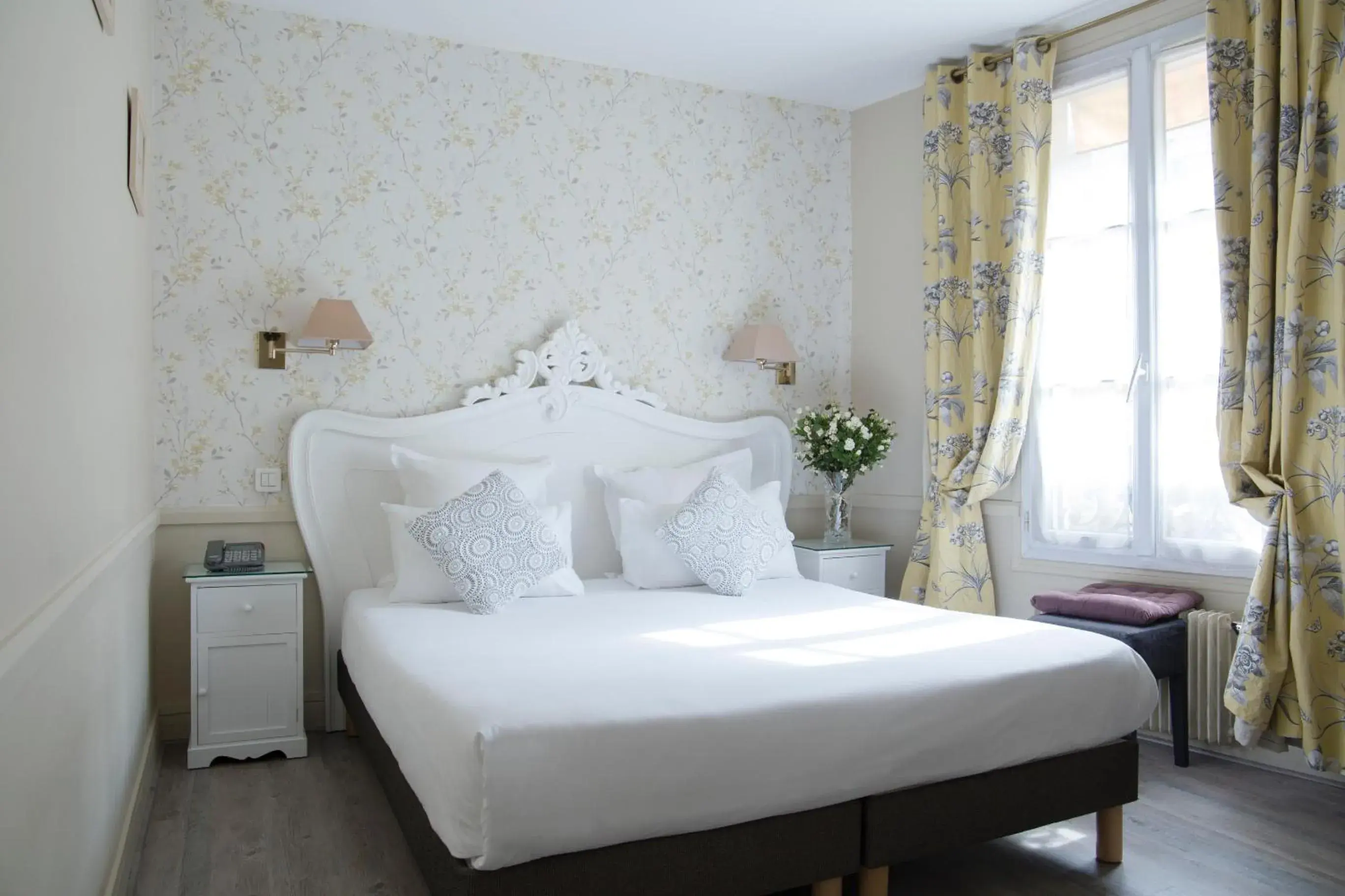 Bedroom, Bed in Hotel De La Motte Picquet
