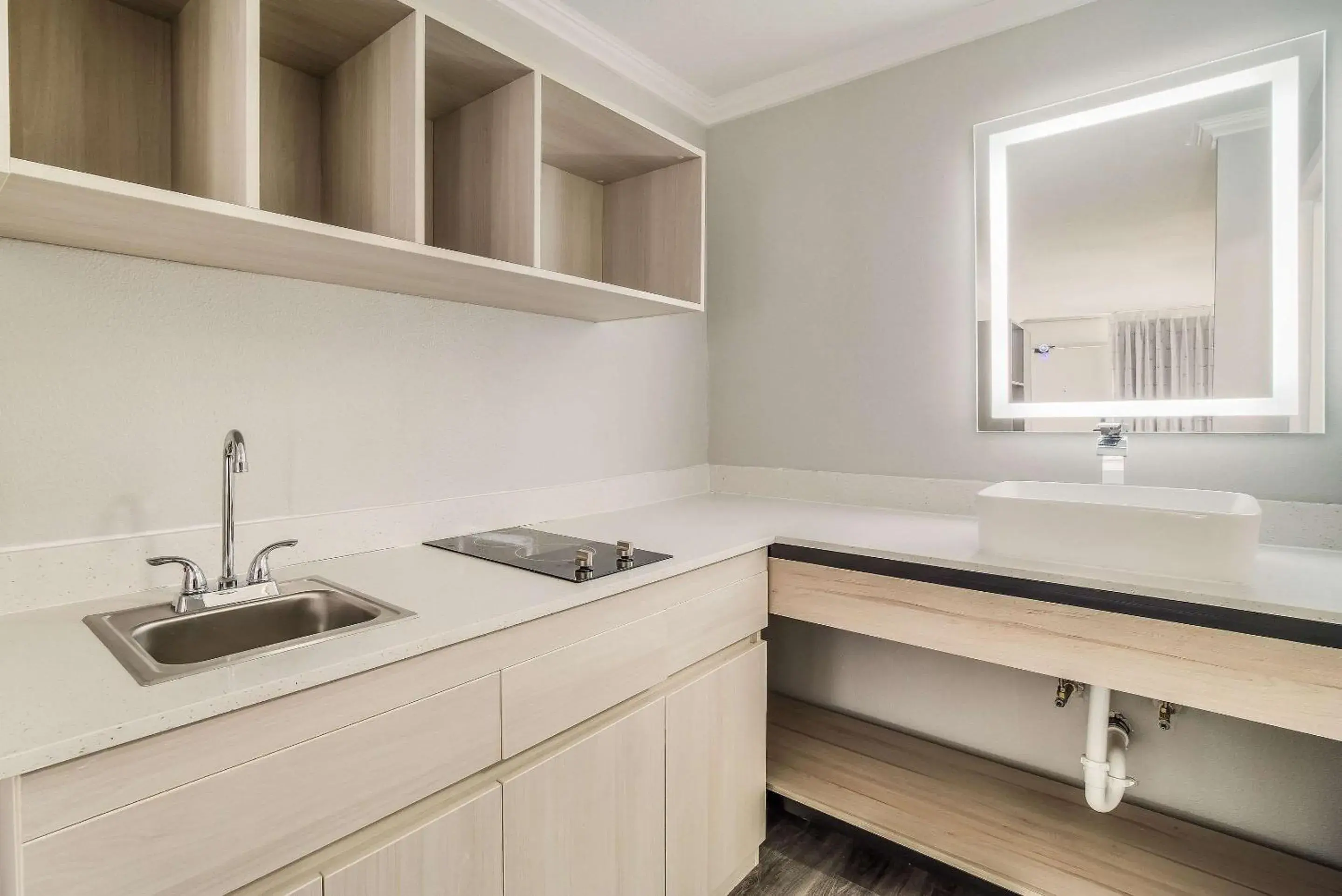 Kitchen or kitchenette, Kitchen/Kitchenette in MainStay Suites Florence