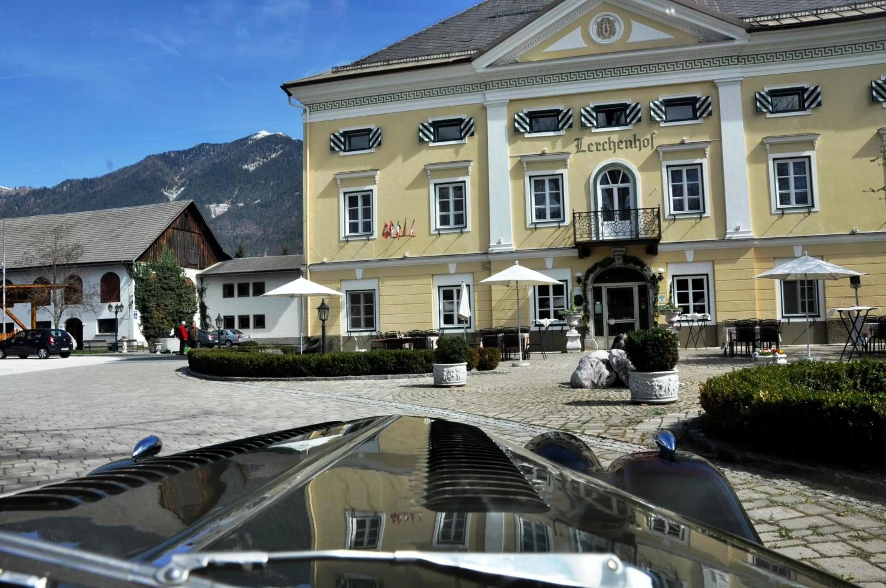 Facade/entrance in Hotel Schloss Lerchenhof