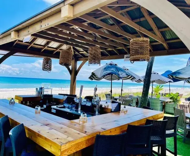 Restaurant/Places to Eat in Bleu Beach Resort