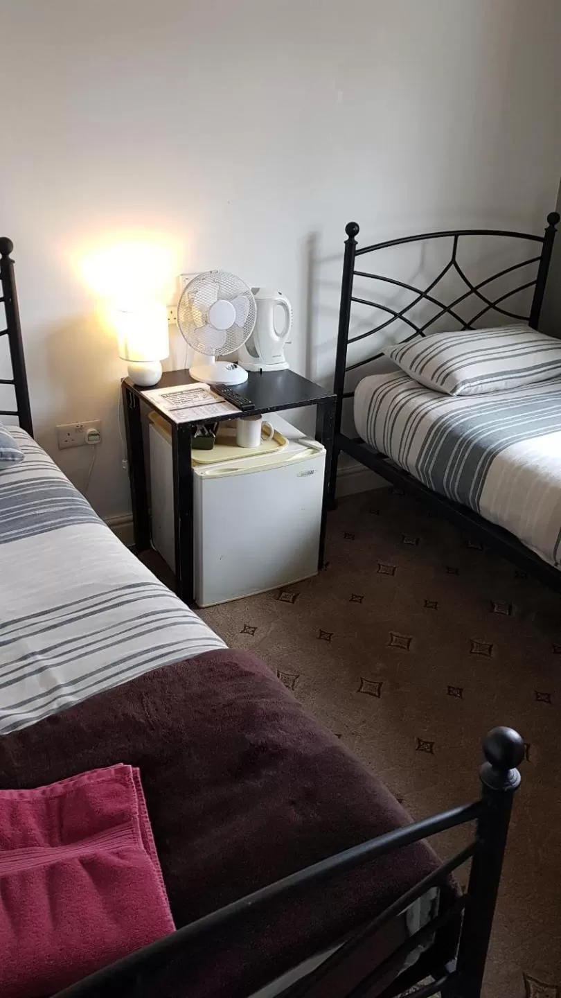 Bedroom, Bed in Hour Glass Hotel