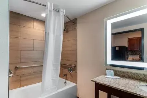 King Suite with Sofa Bed - Non-Smoking in MainStay Suites Denver International Airport King Suite with Sofa Bed - Non-Smoking in MainStay Suites Denver International Airport