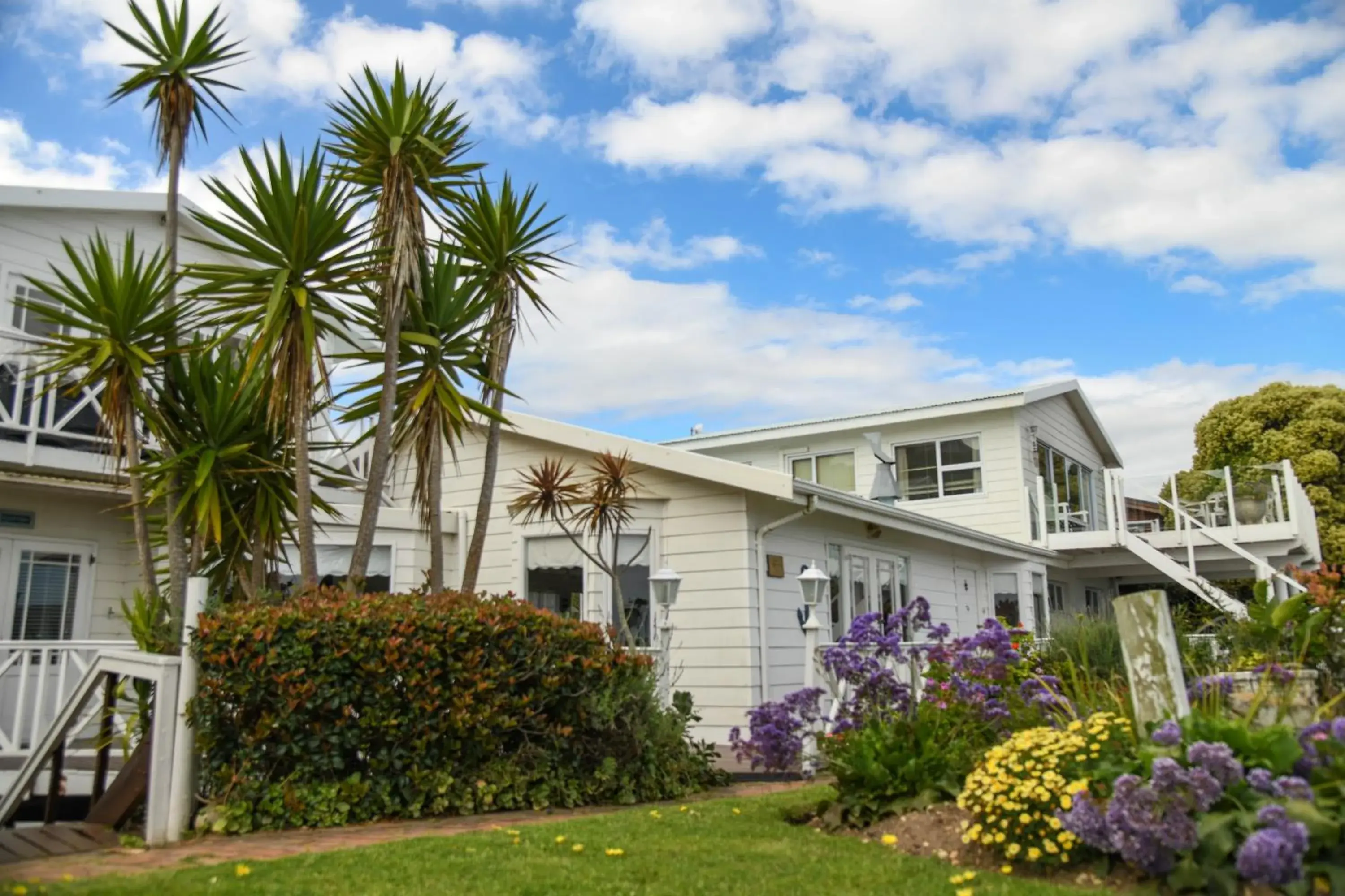 Property Building in Brenton Beach House