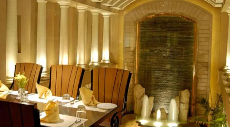 Restaurant/places to eat in The Imperial Palace