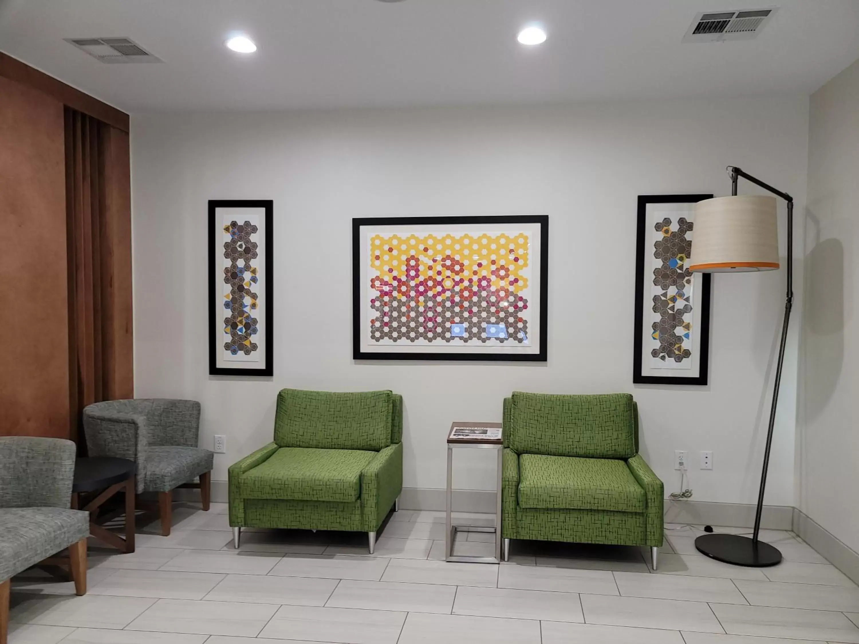 Property building, Seating Area in Holiday Inn Express Hotel & Suites Vidor South, an IHG Hotel