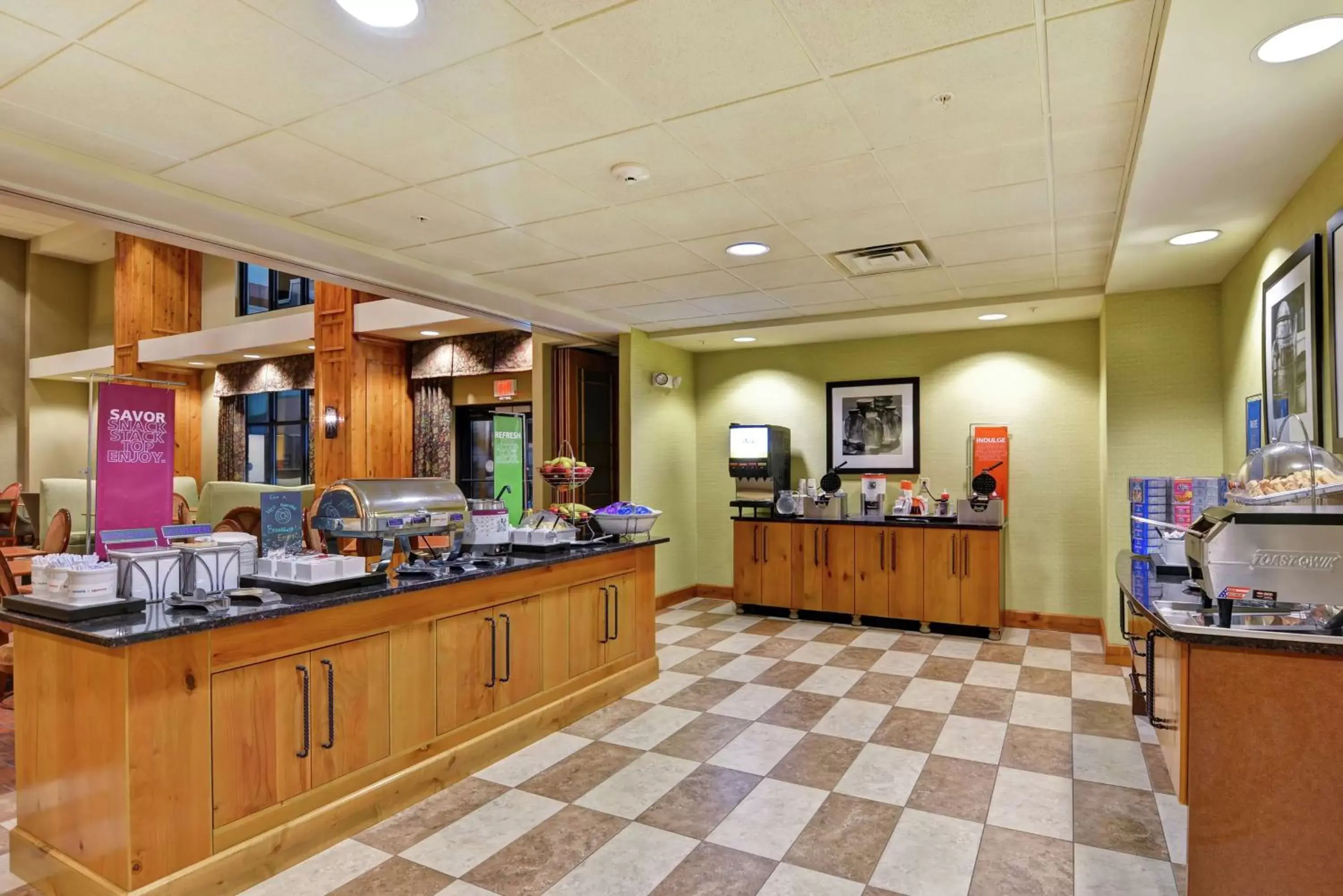 Breakfast, Restaurant/Places to Eat in Hampton Inn and Suites New Hartford/Utica