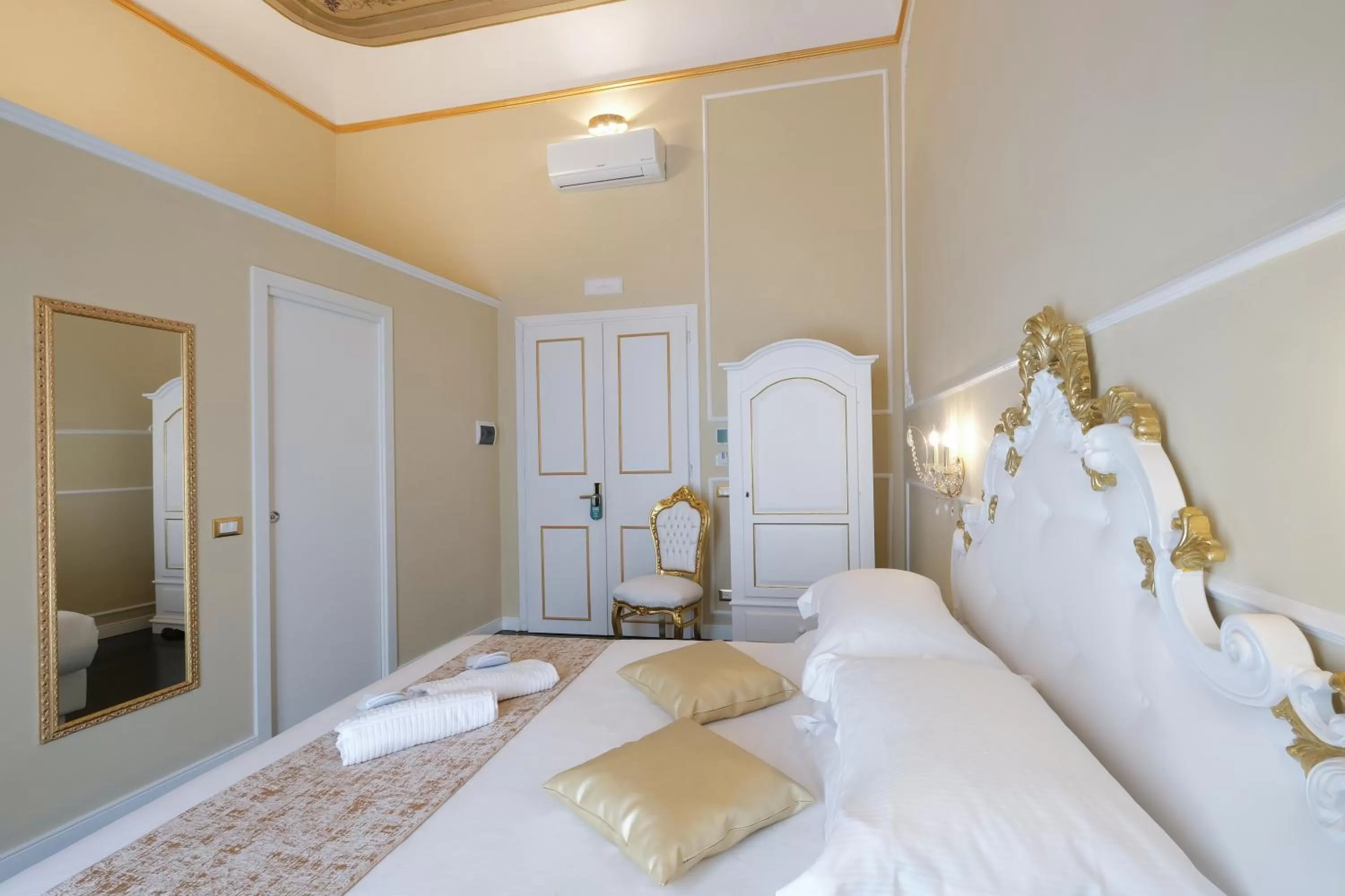 Bedroom, Bed in B&B Kingsman