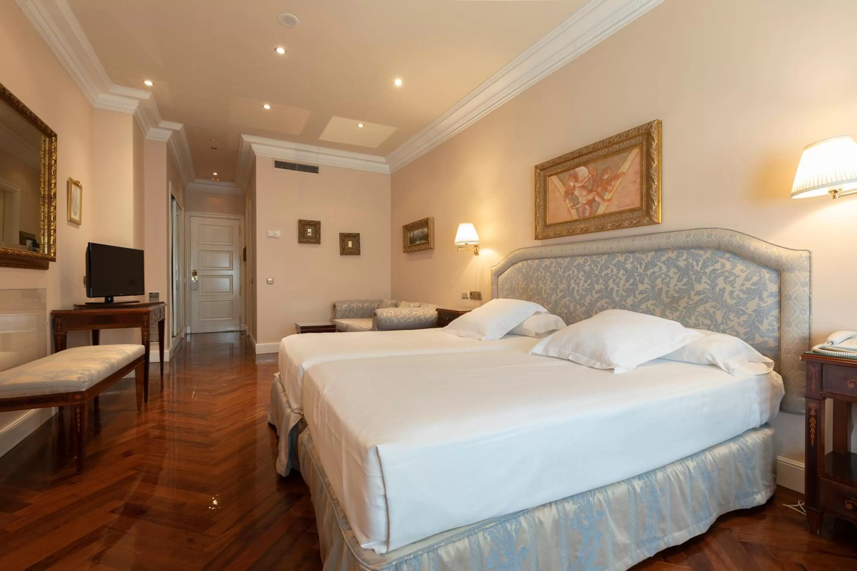 Bed in Hotel Alameda Palace