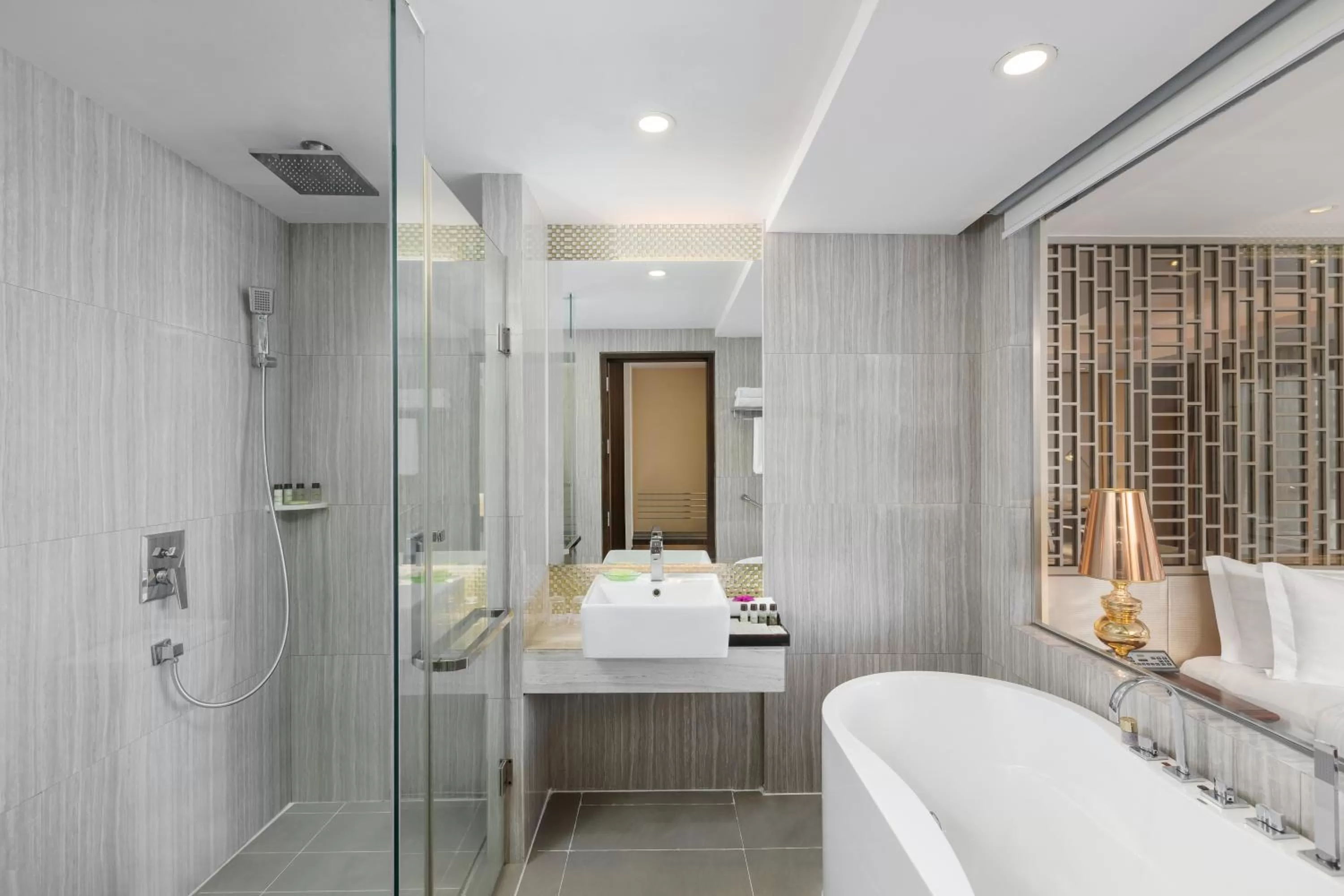 Shower in Best Western Chinatown Hotel