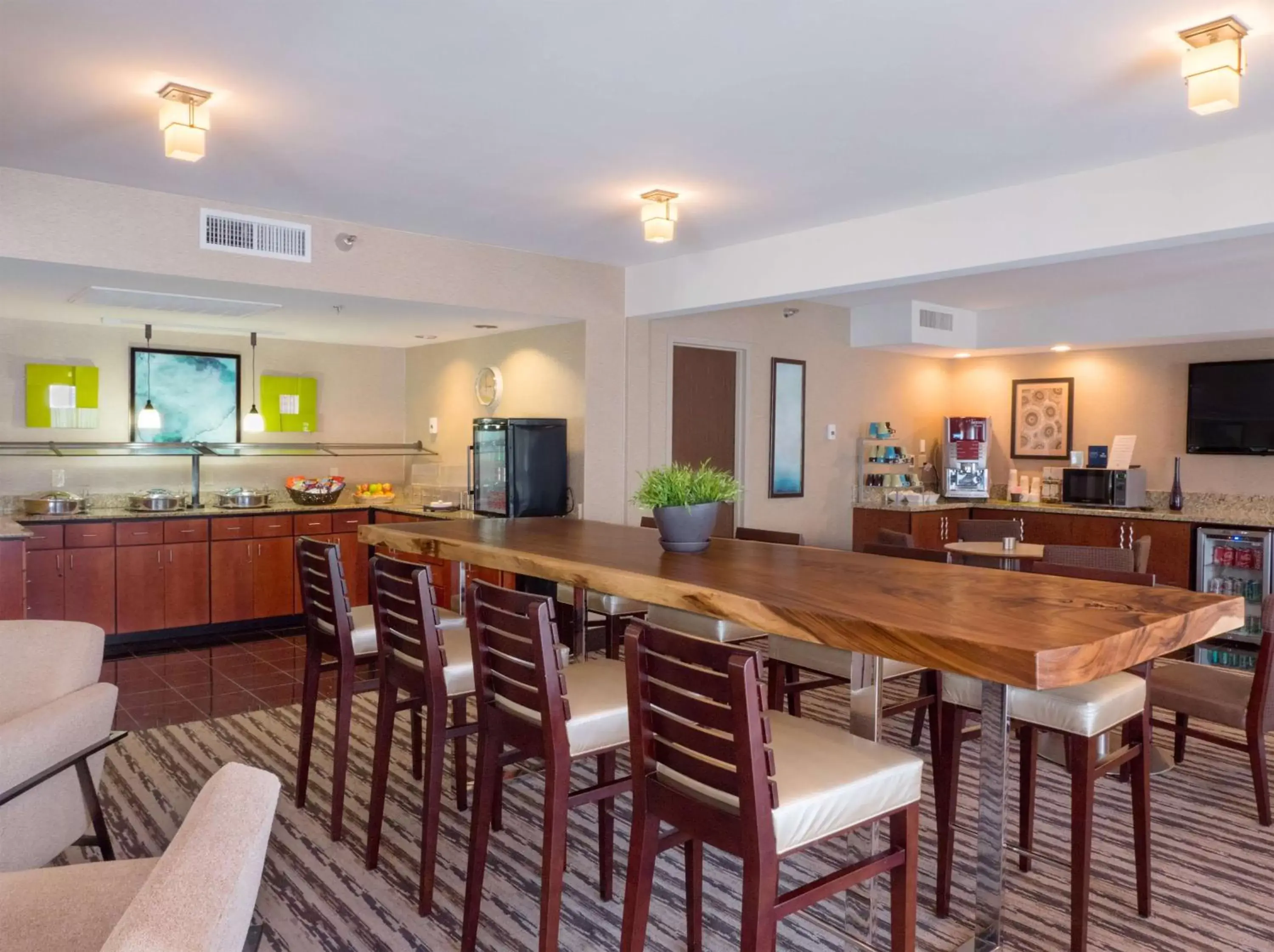 Executive King Room in Hilton Phoenix Airport Executive King Room in Hilton Phoenix Airport