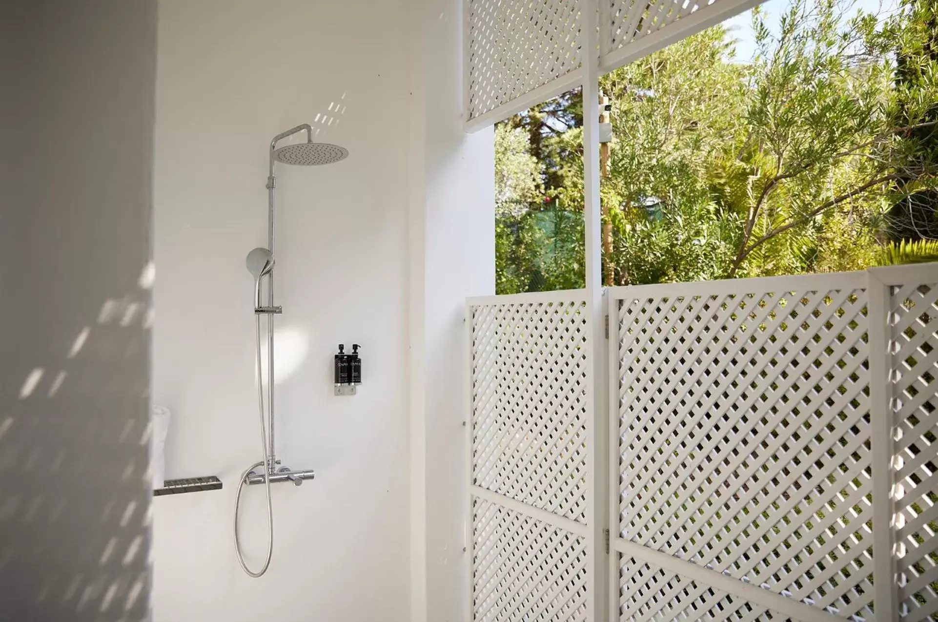 Shower, Bathroom in Octant Vila Monte