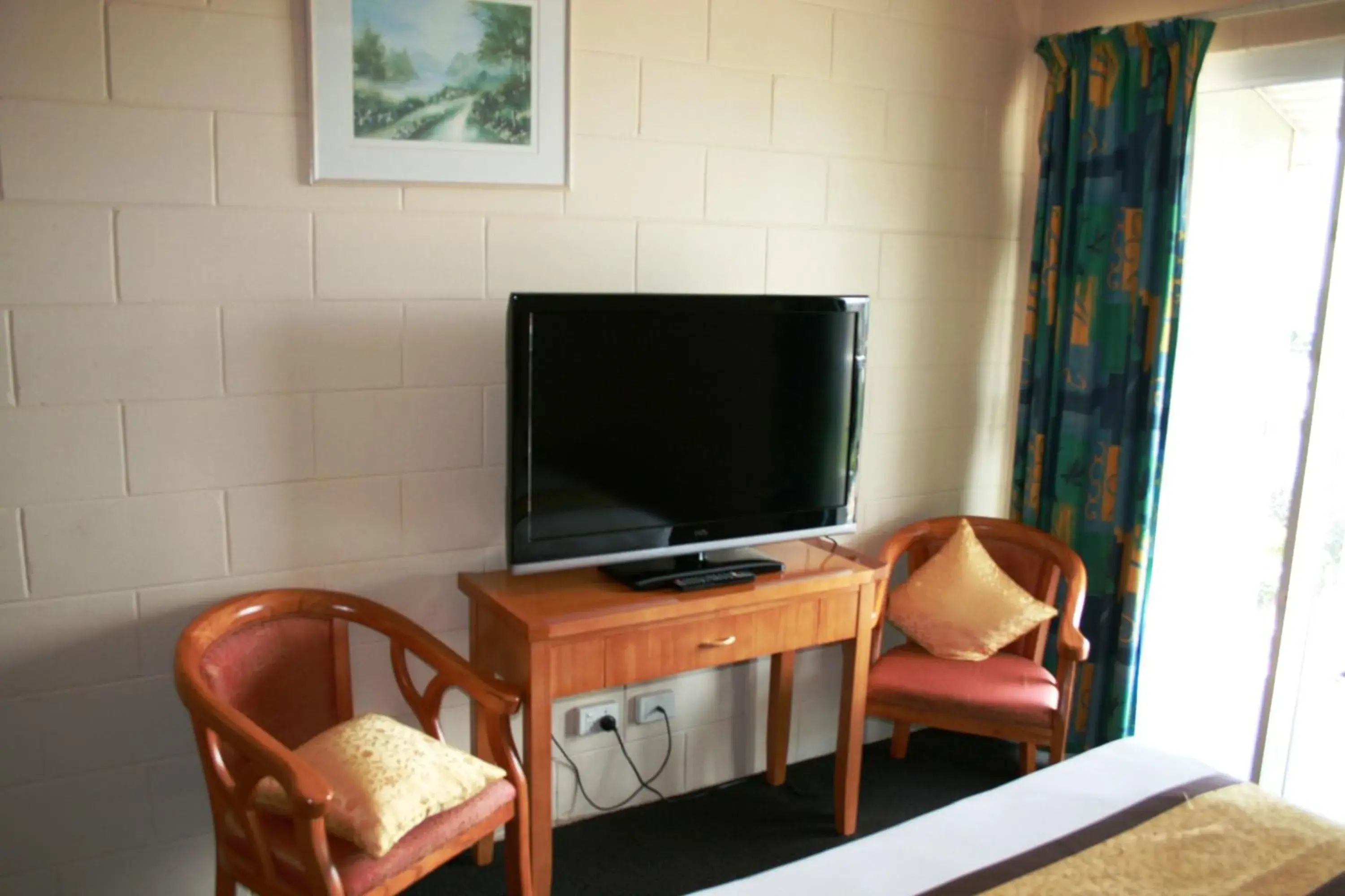 TV and multimedia, TV/Entertainment Center in Luma Luma Holiday Apartments