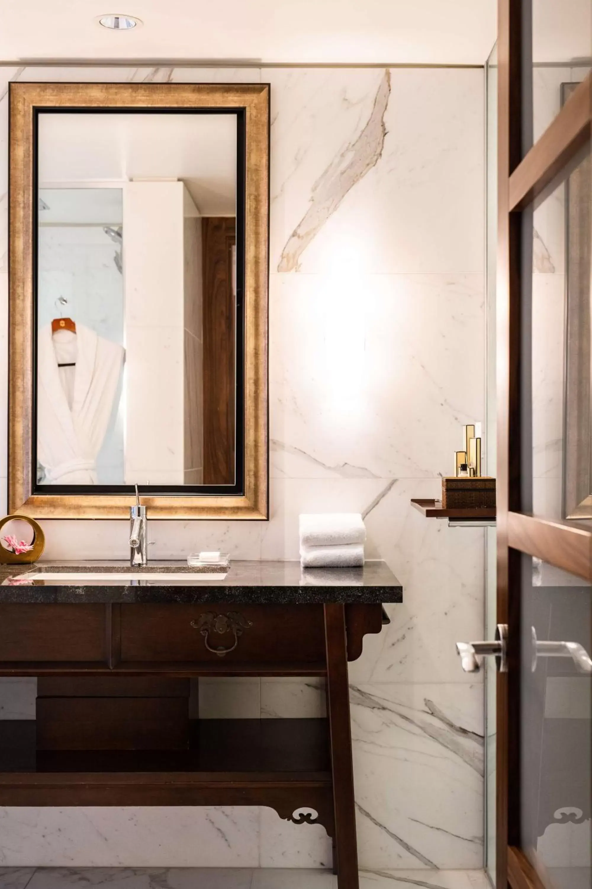 Shower, Bathroom in Shangri-La Vancouver