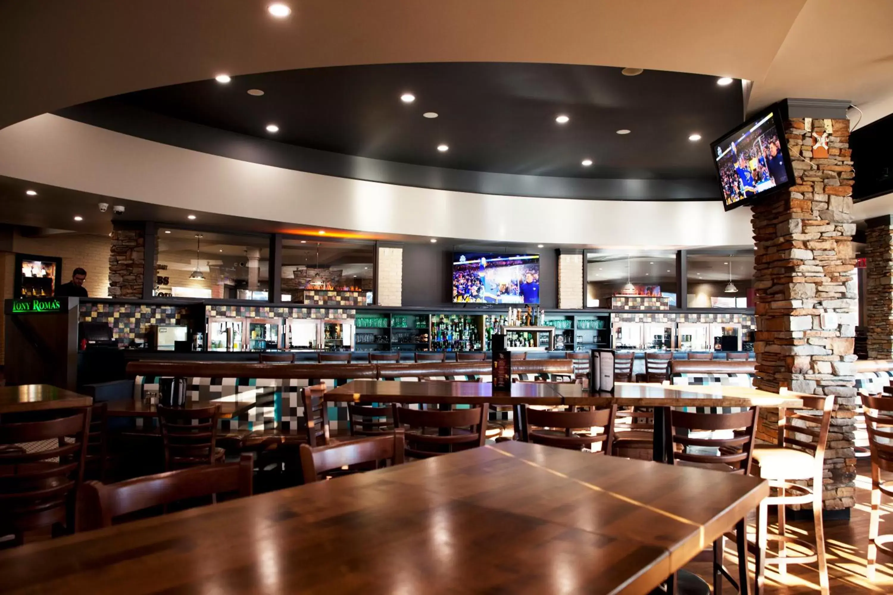 Lounge or bar, Lounge/Bar in Holiday Inn Lethbridge, an IHG Hotel