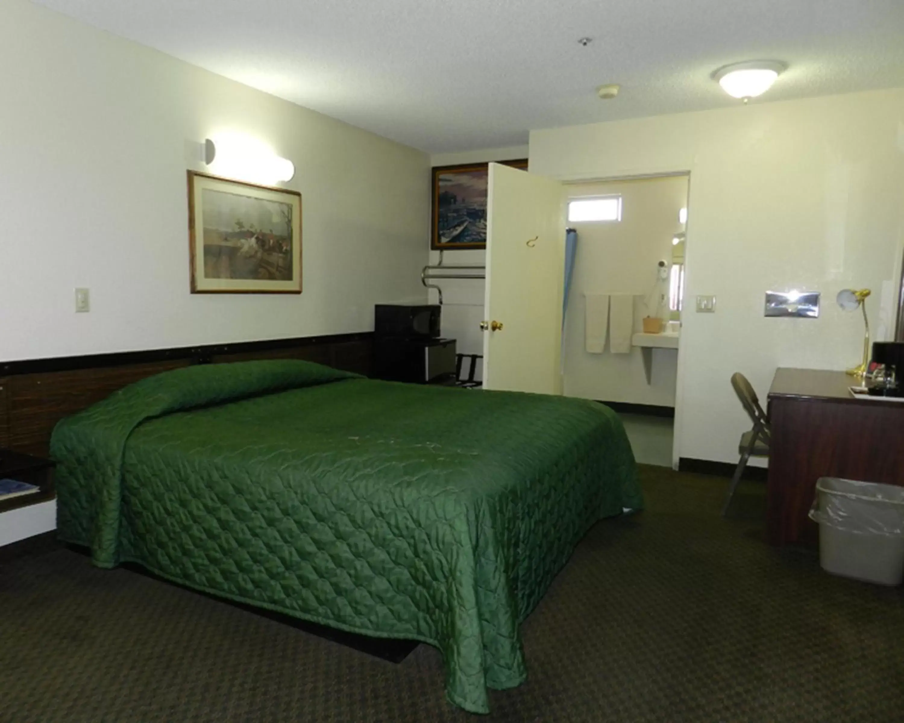 Bed in High Desert Motel Joshua Tree National Park