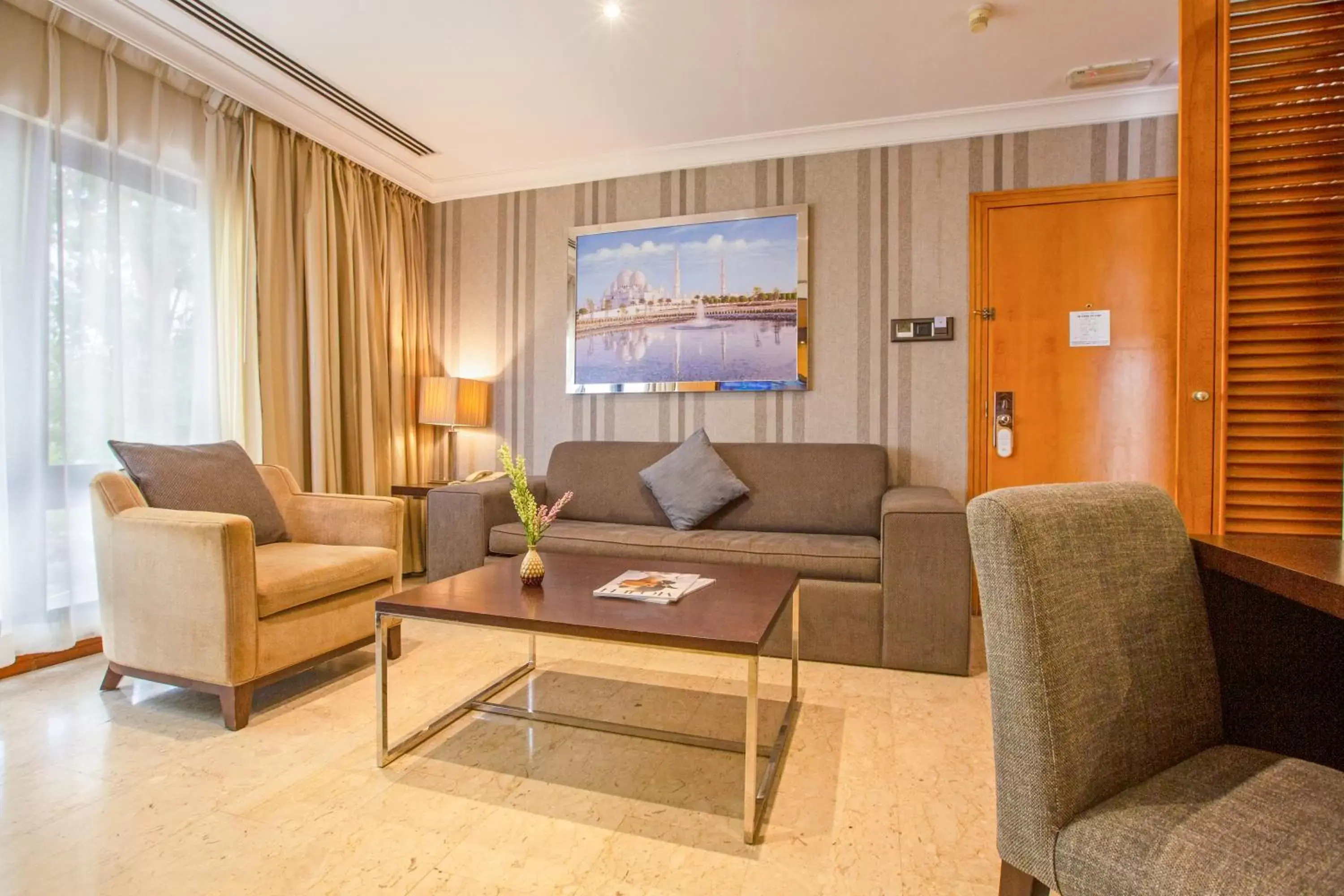 TV and multimedia, Seating Area in Dubai Marine Beach Resort & Spa