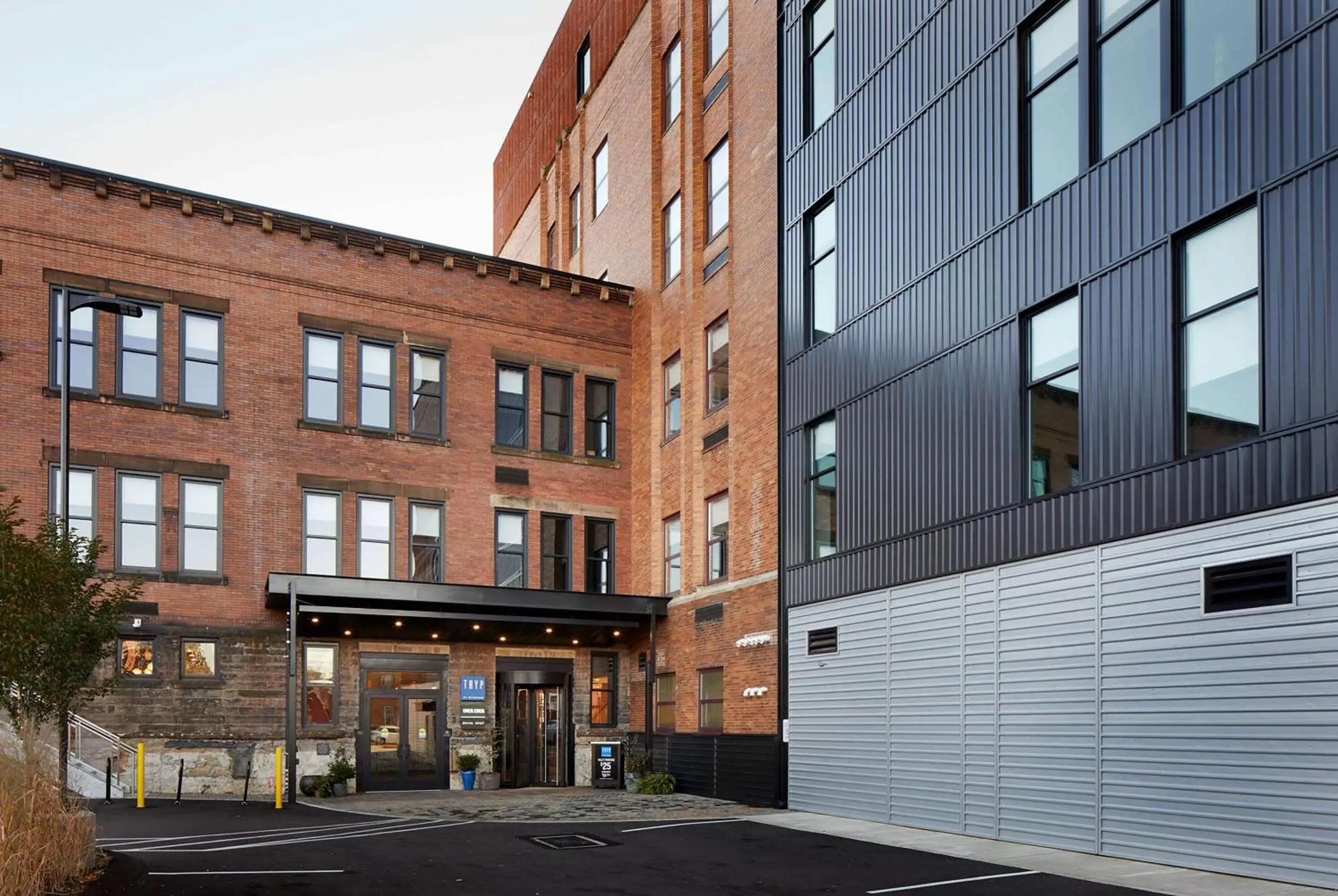 Property building in TRYP by Wyndham Pittsburgh/Lawrenceville Property building in TRYP by Wyndham Pittsburgh/Lawrenceville