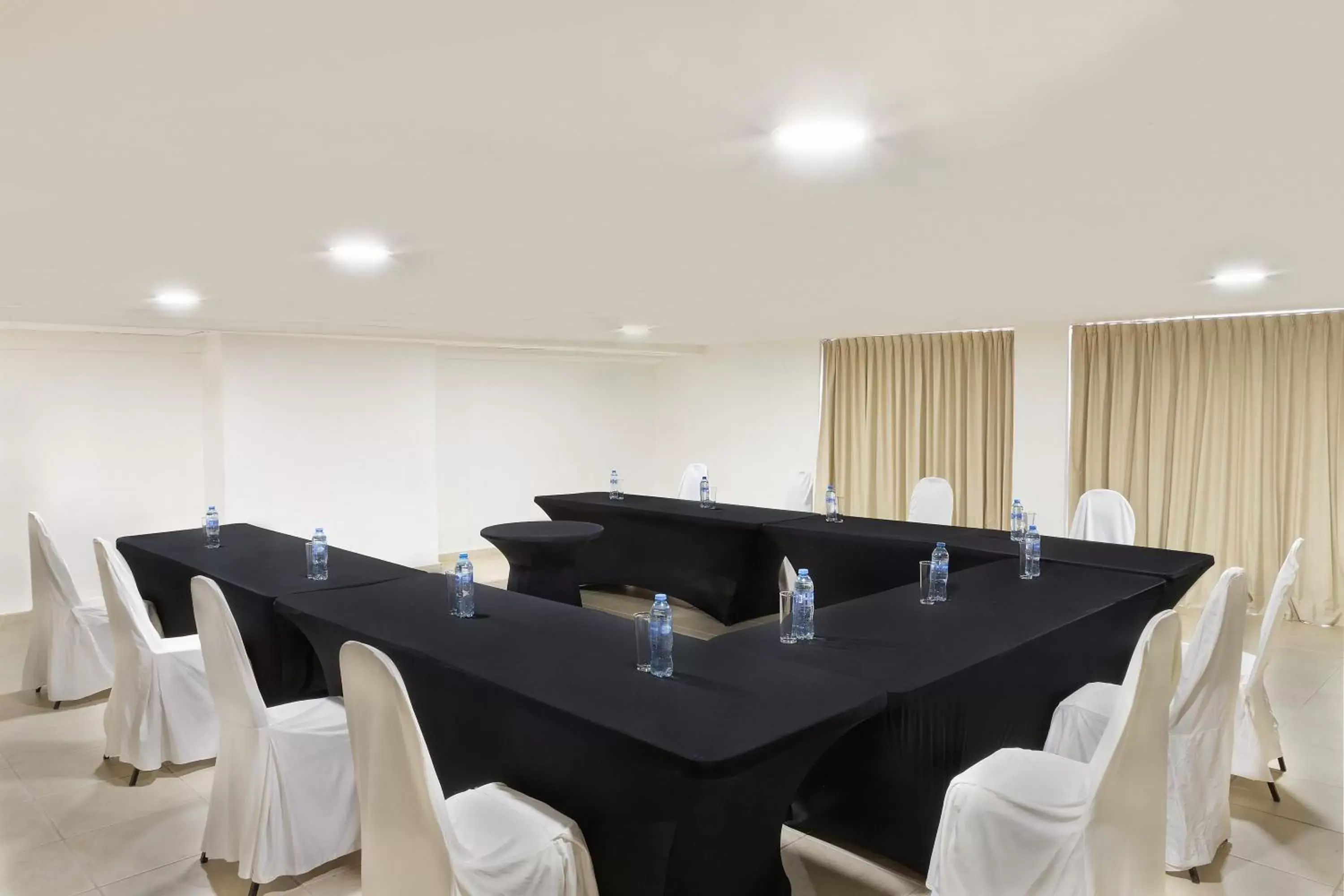 Meeting/conference room in Beachscape Kin Ha Villas & Suites