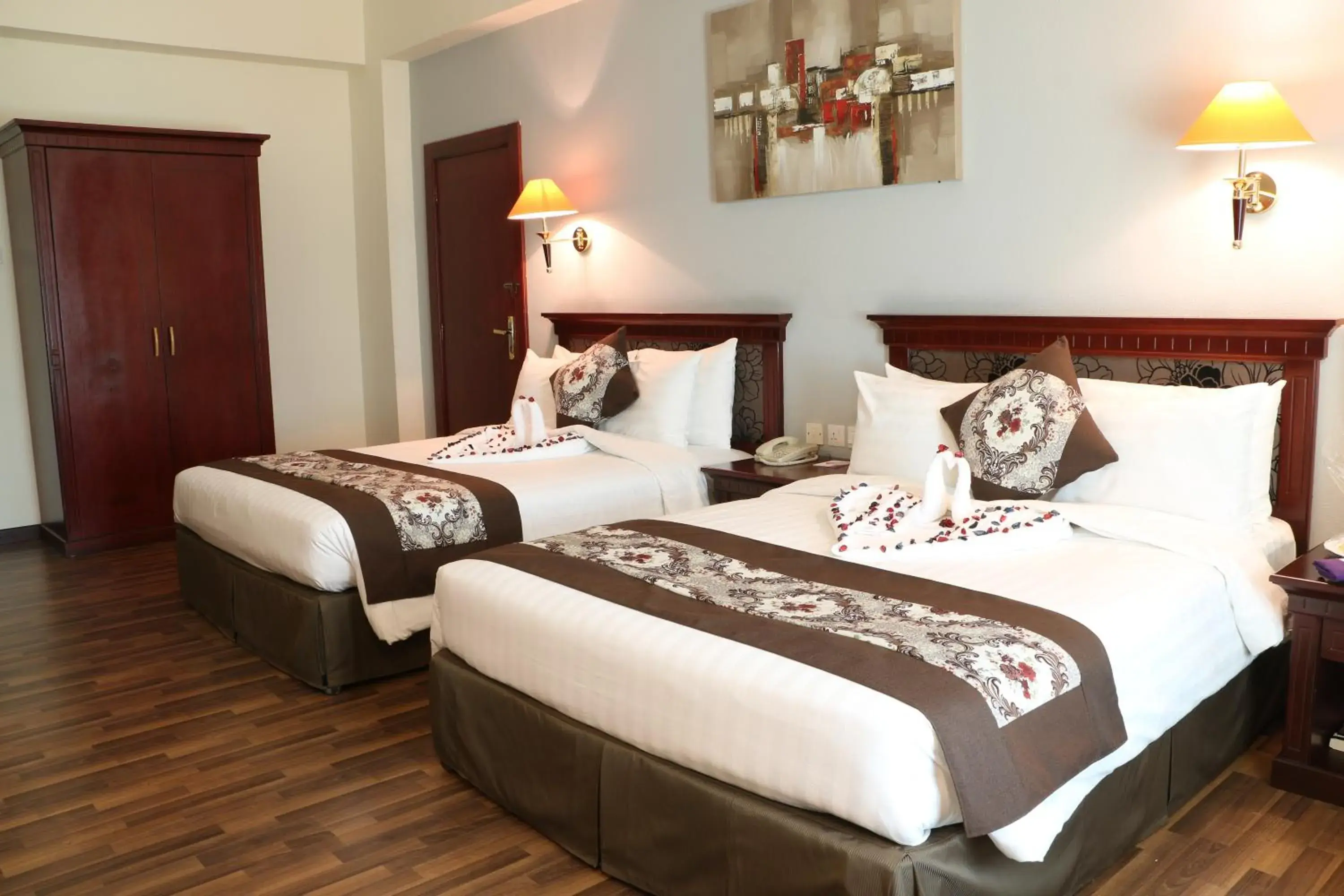 Bedroom, Bed in Pars International Hotel