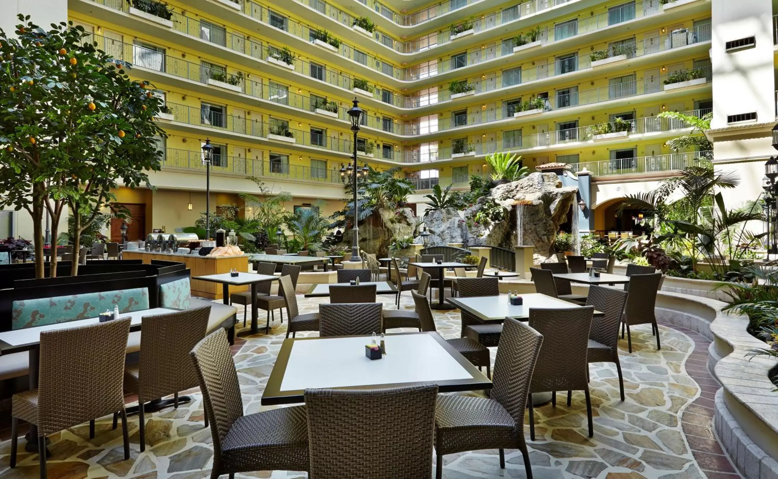 Lobby or reception, Restaurant/Places to Eat in Embassy Suites by Hilton Fort Lauderdale 17th Street