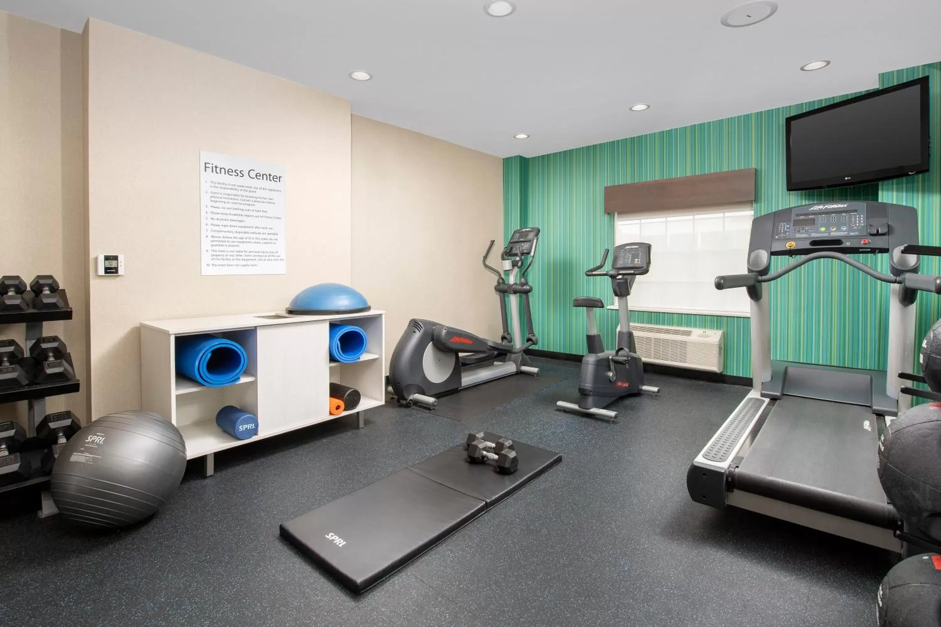 Spa and wellness centre/facilities, Fitness Center/Facilities in Holiday Inn Express Hotel & Suites Annapolis, an IHG Hotel