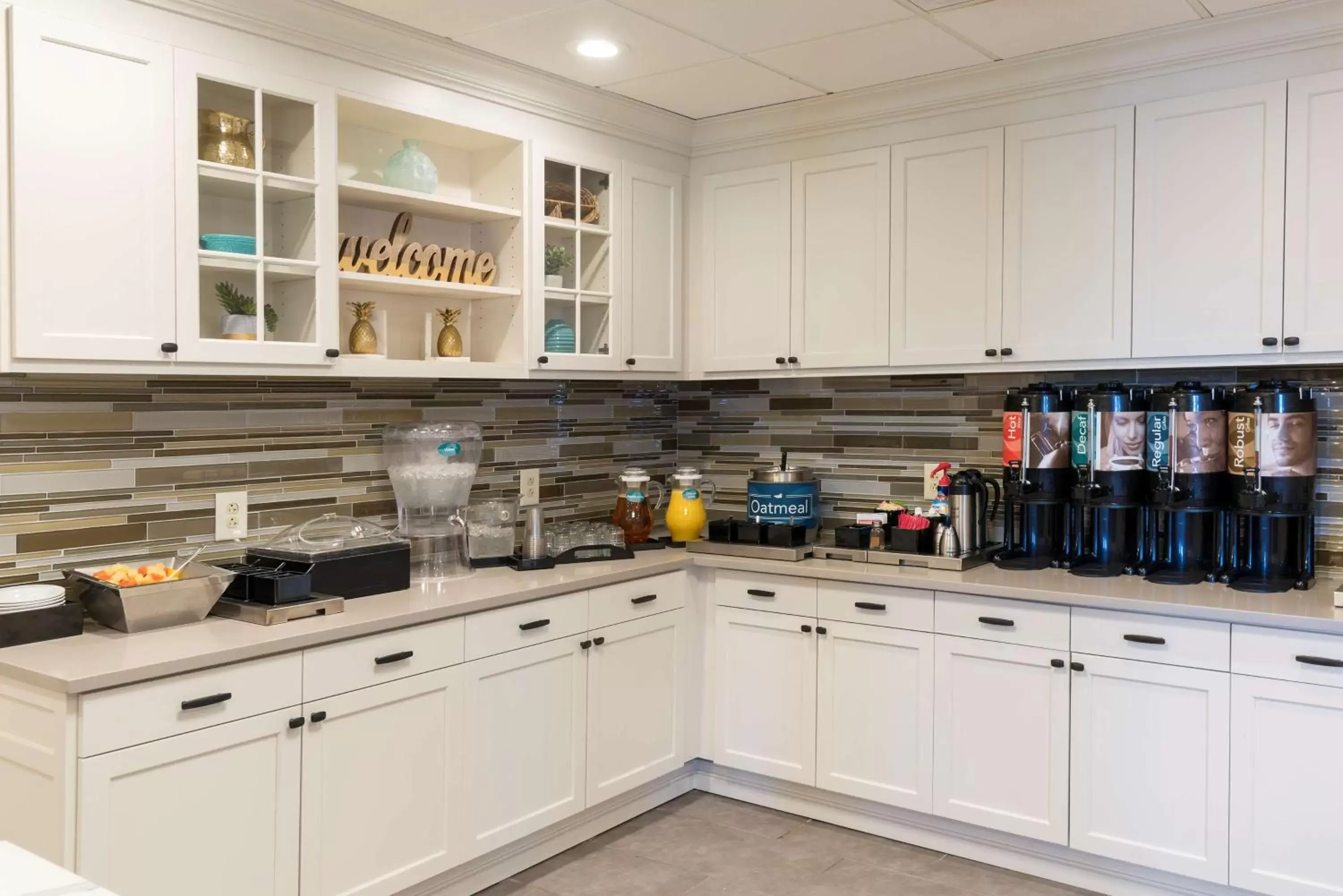 Breakfast, Kitchen/Kitchenette in Homewood Suites by Hilton Bloomington