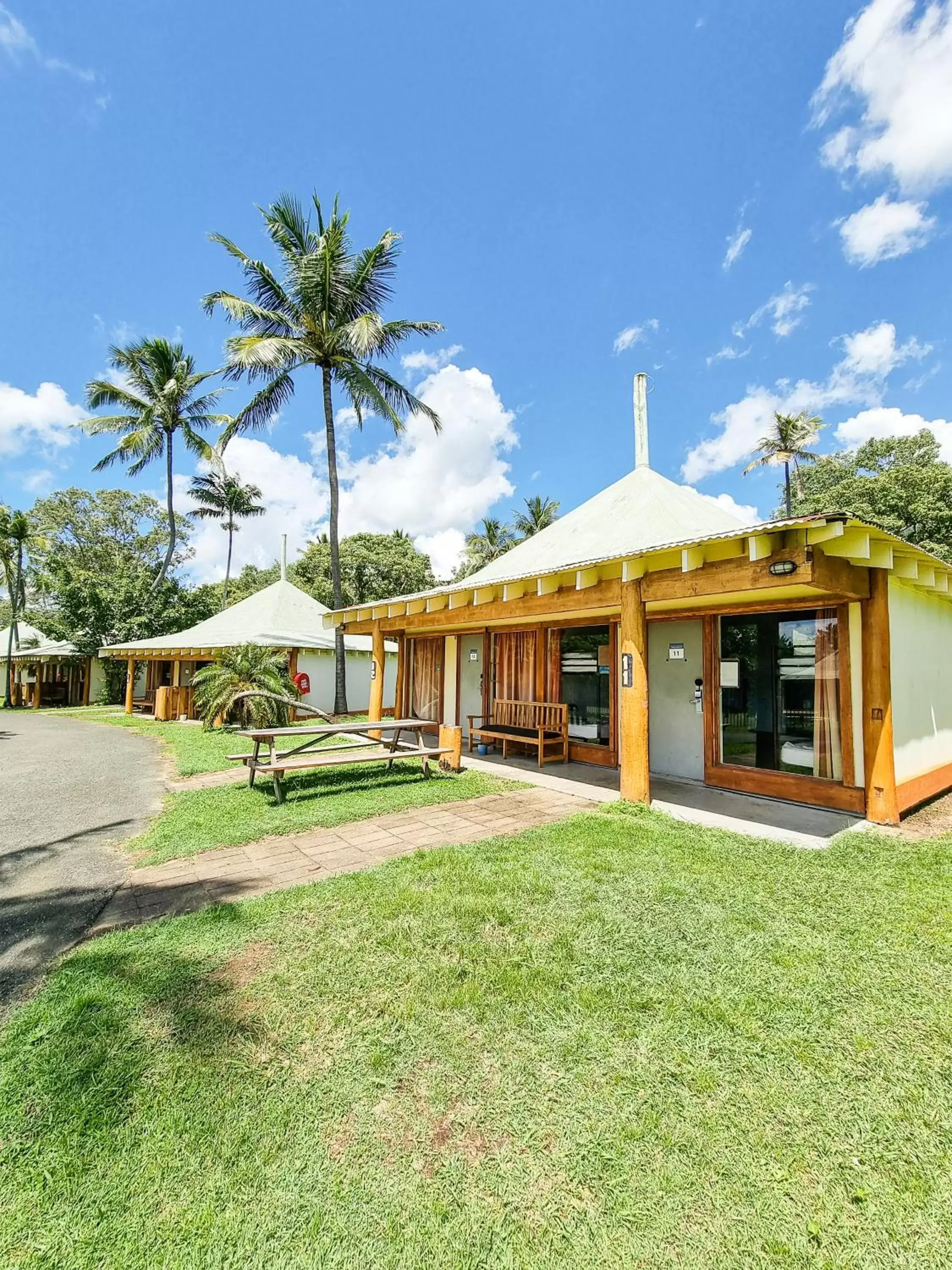Property Building in Nomads Airlie Beach Hotel