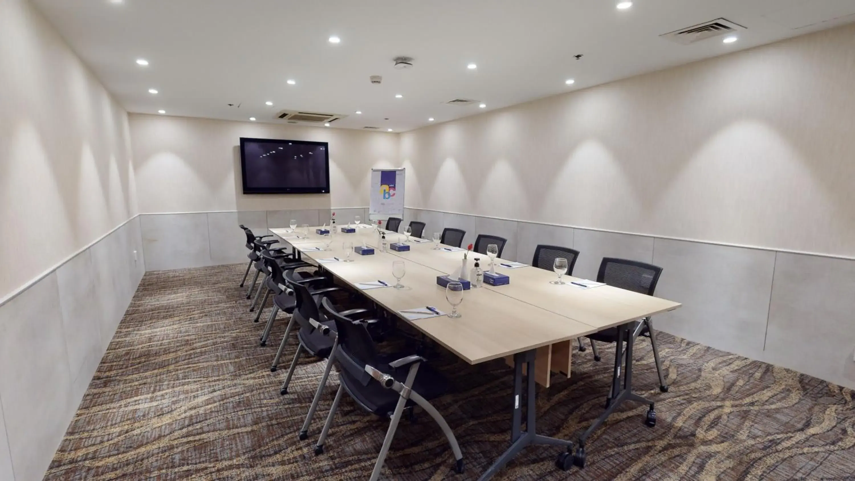 Business facilities in Ayass Hotel