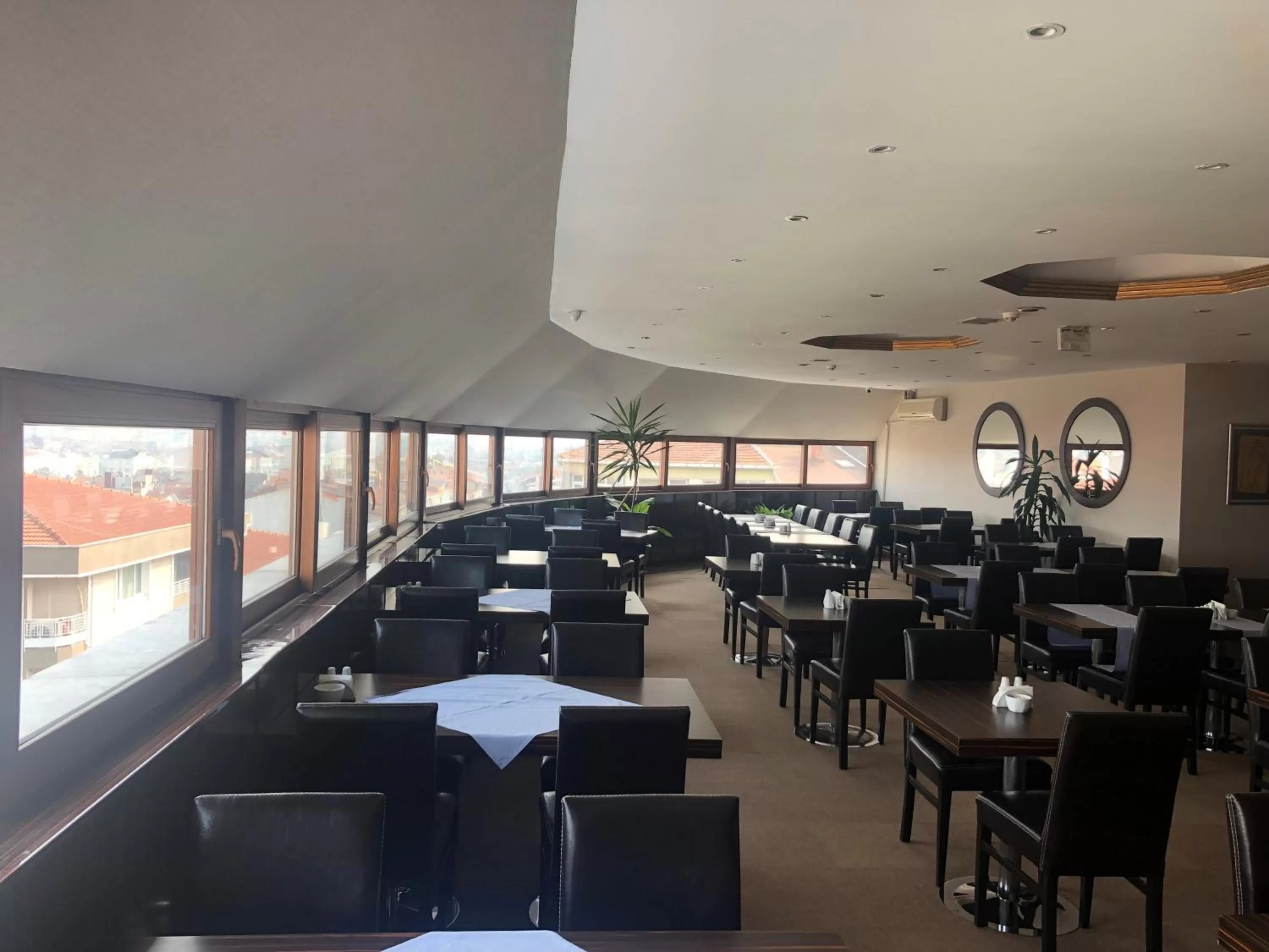 Restaurant/places to eat in Hotel Topkapı