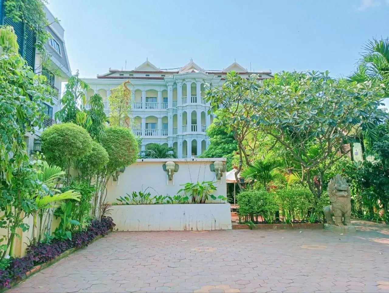 Property building in Tan Sokchea Boutique