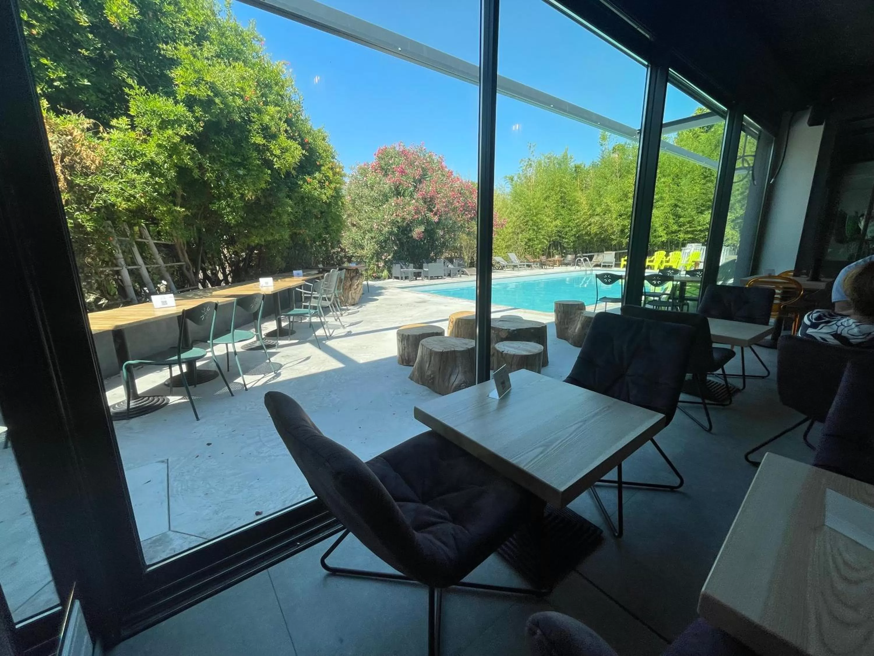 Restaurant/places to eat in Logis NIMOTEL Hôtel Cosy